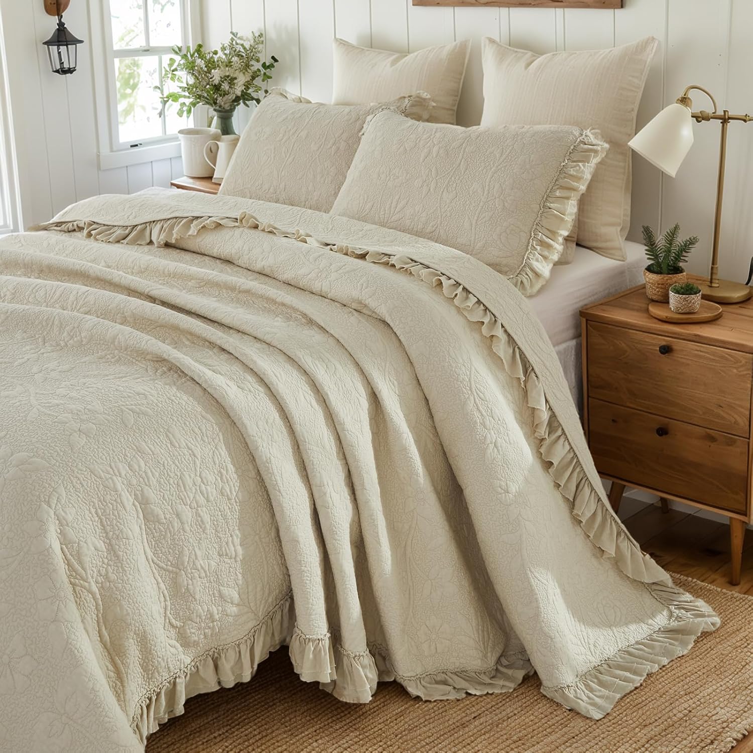 Brandream Queen Size Quilt Set Cotton Beige Quilts Floral and Vines Matelasse Coverlet Set Ruffle Bedspread 3-Piece