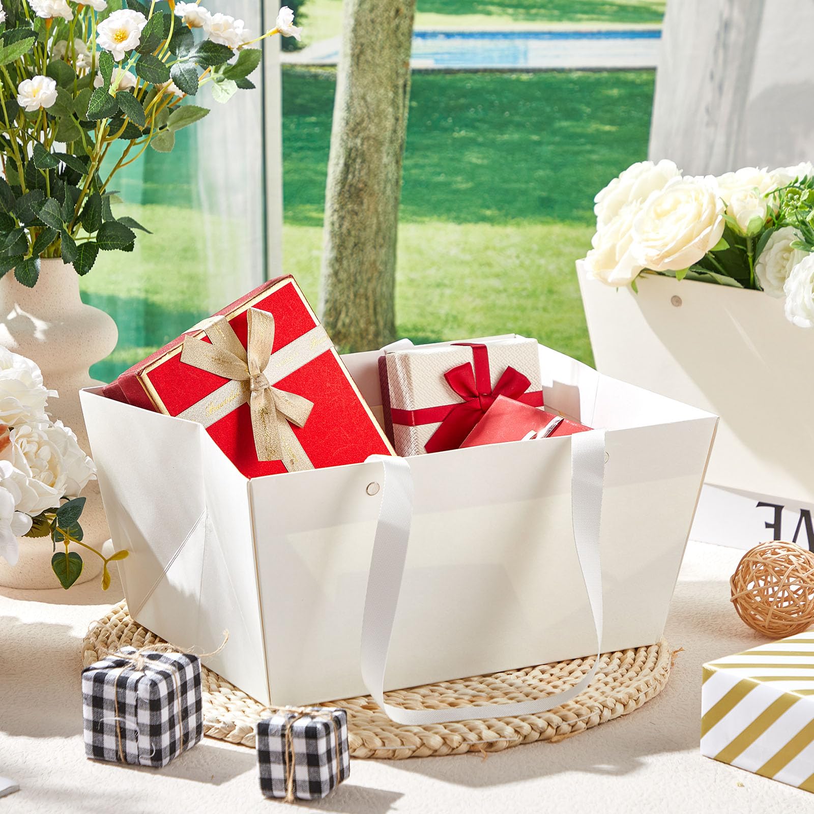 Tuanse Cesta de regalo vacía de 30 piezas para regalo, kit de cesta de regalo a granel con asa, bandeja de cartón kraft con 30 bolsas, bandeja de mercado de 30 lazos para regalo de cumpleaños, boda,