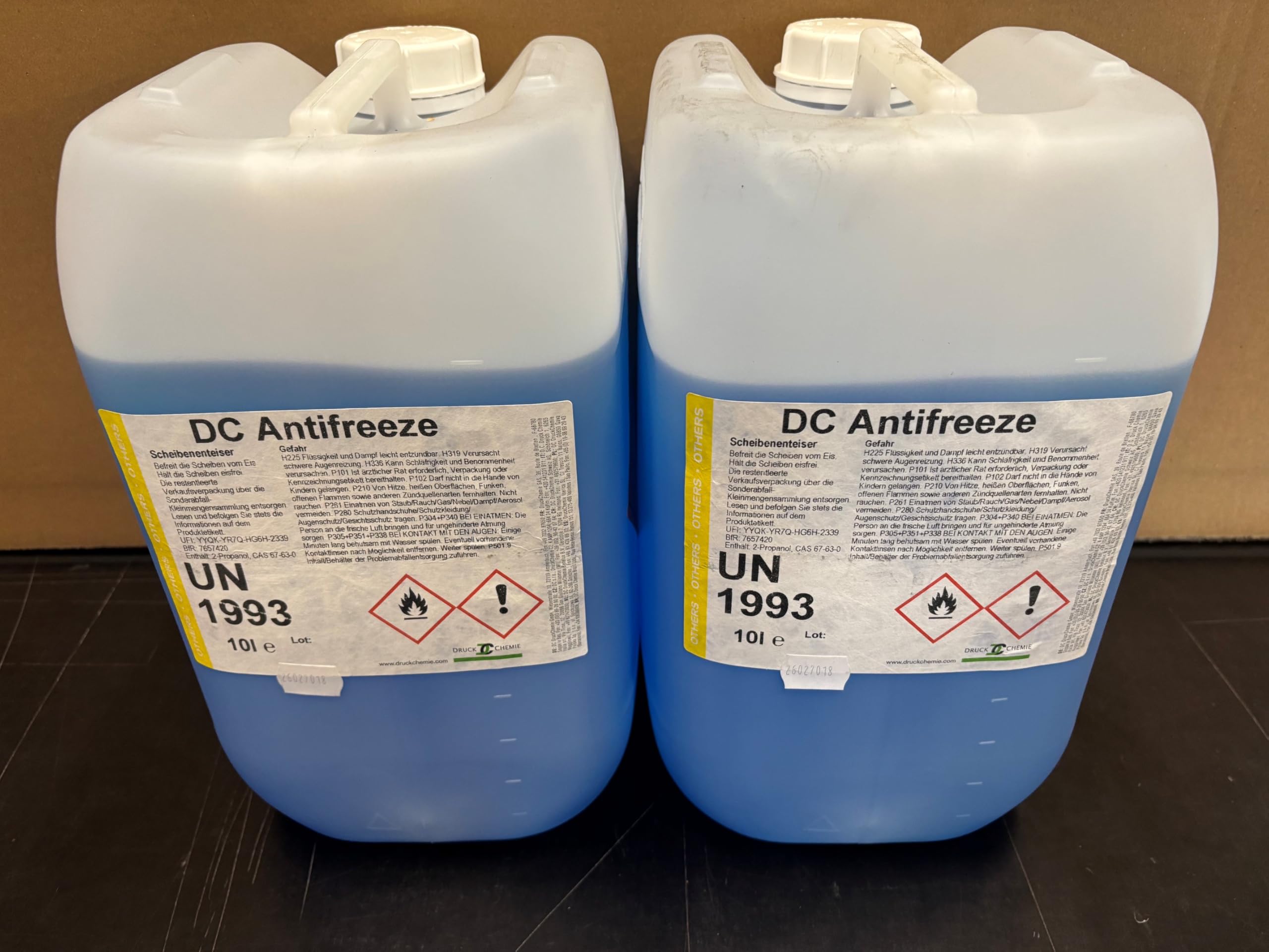 DC DruckChemie GmbH Antifreeze Scheibenenteiser Auto 2 x 10L - Leistungsstarker Entfroster für Autoscheiben, Seitenspiegel & Scheinwerfer