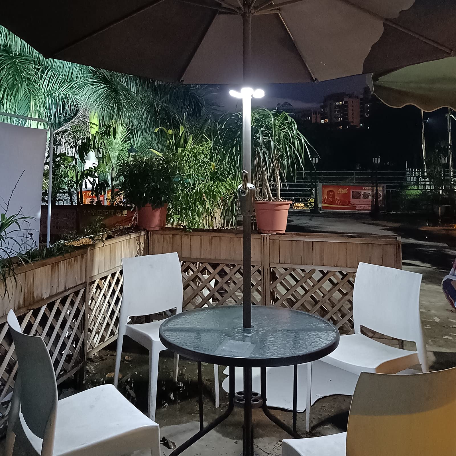 Lampe de parasol colorée avec télécommande pour parasol de terrasse rechargeable/pile AA 300 lumens/intensité variable en continu pour table de patio