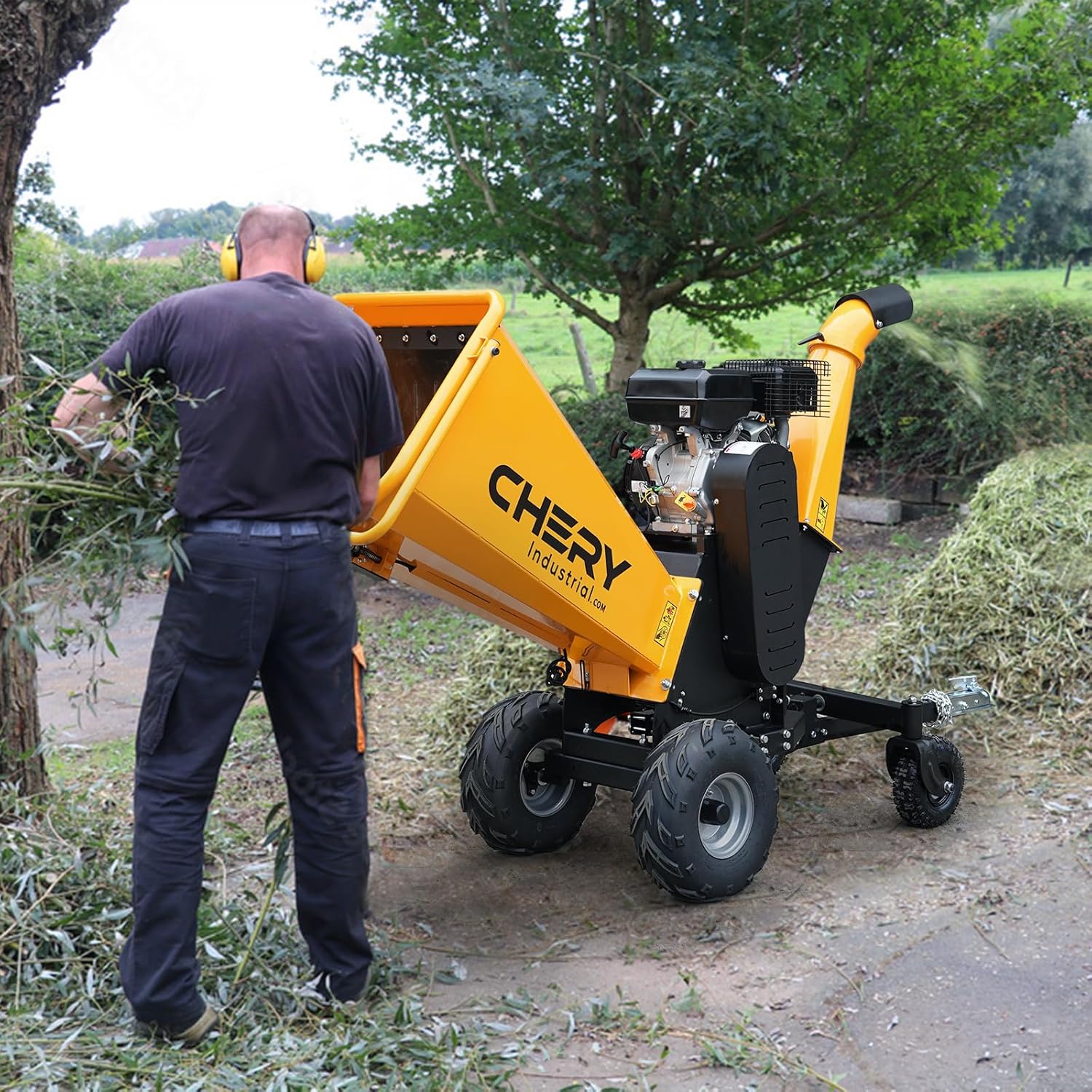 6 Inch 420cc 15hp Wood Chipper Shredder Mulcher, Gas Powered Pull Start 4-Wheel Garden Tools with Towbar/Stop Bar