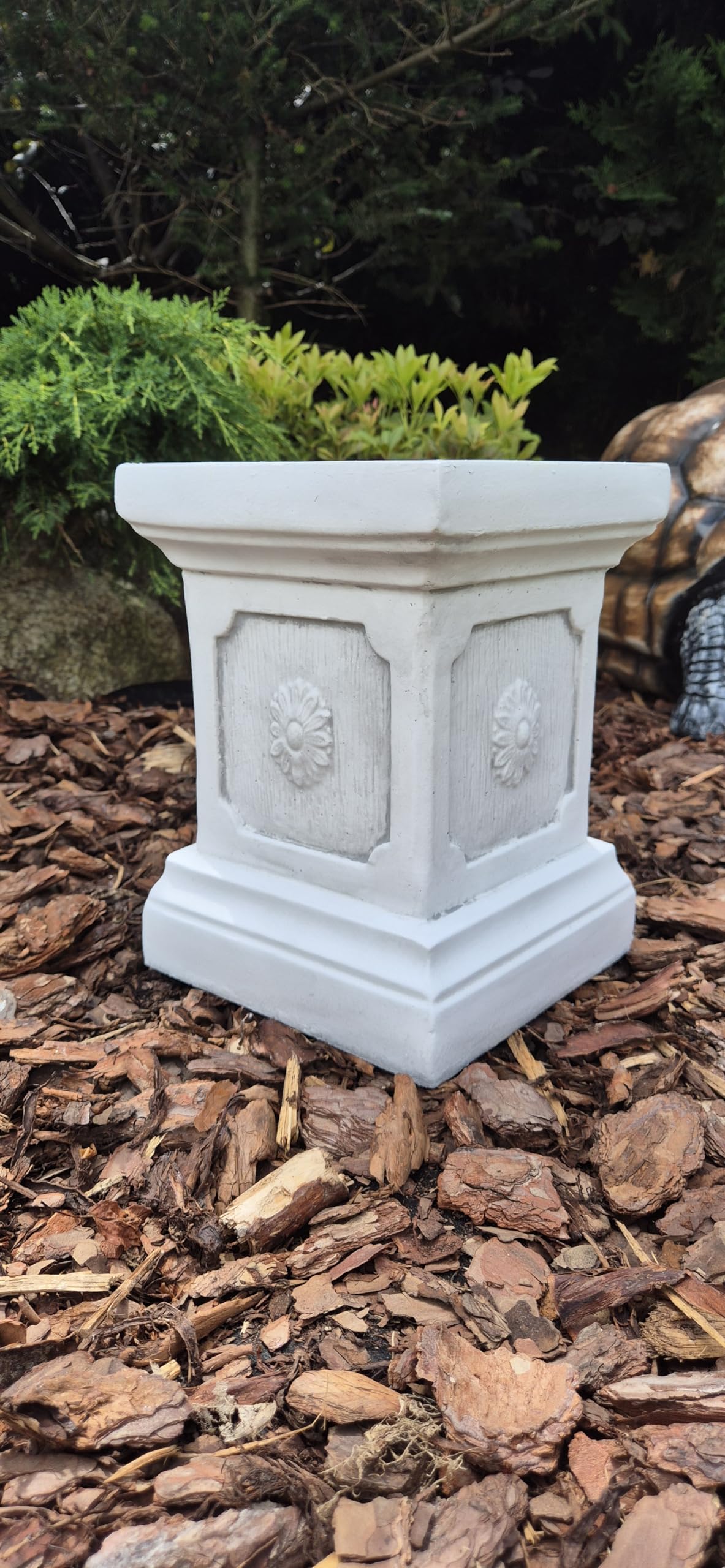 FABRIQ Colonne, socle et piédestal en pierre moulée, gris, figurine en pierre, colonne de fleurs, résistante aux intempéries, solide, H : 25 cm, L : 20 cm, l : 20 cm, 17 kg
