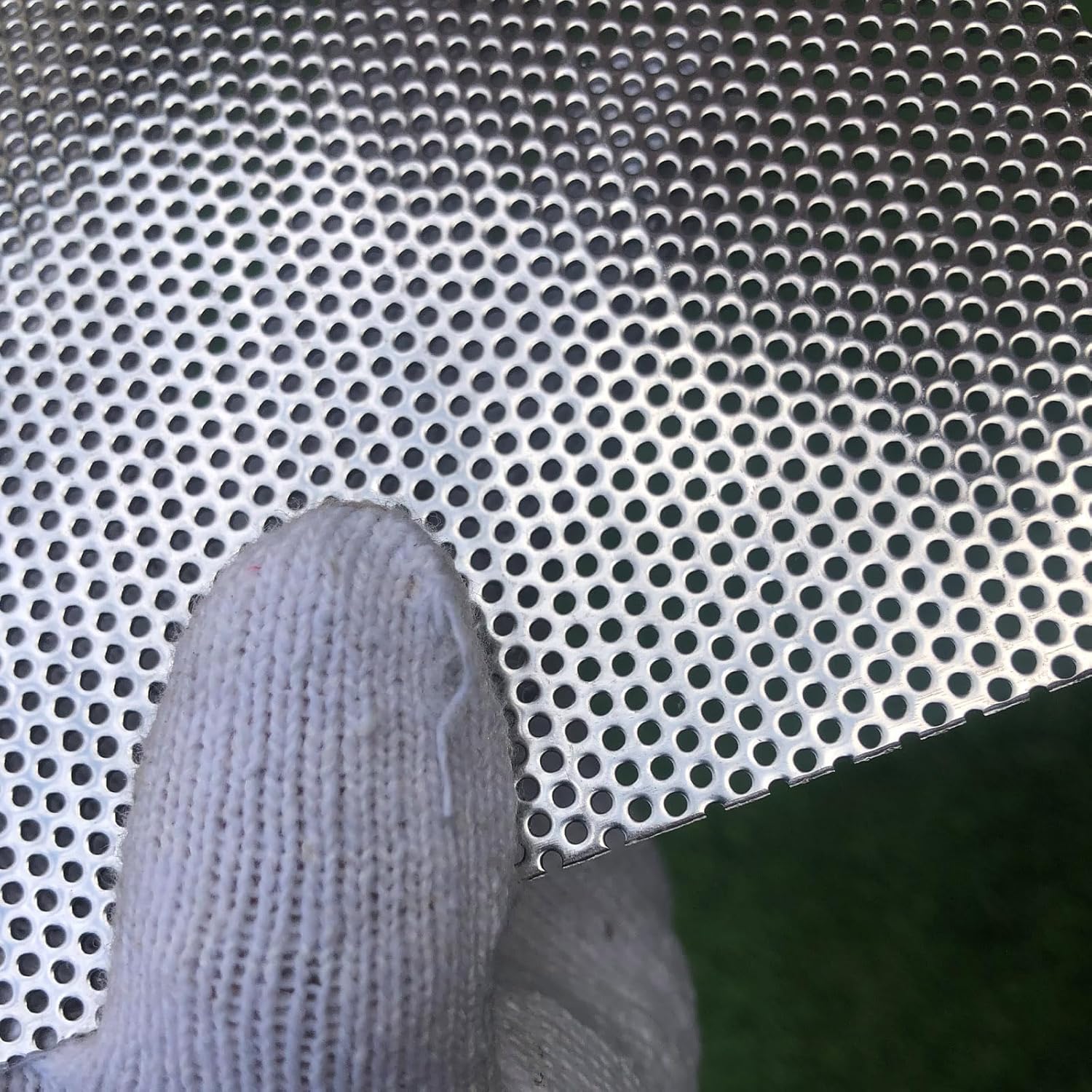 Perforated Metal Sheets 19 Gauge 30"x15" Expanded Metal Mesh Aperture 1.5mm 0.06inch (About 1/16") Perforated Stainless Steel Sheet 304 Stainless Steel Mesh Screen Plate Panel