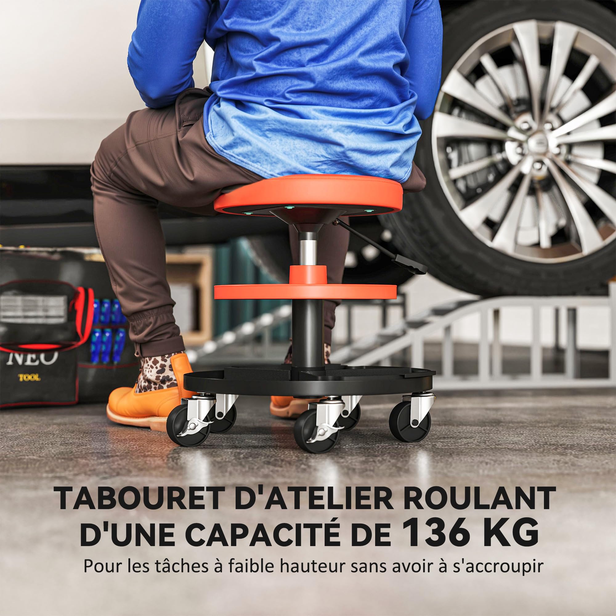 HOMCOM Tabouret d'atelier à roulettes, Hauteur Réglable 40-51 cm, Jaune | Tabouret de Mécanicien, 2 Étagères à Outils, Siège Pivotant, Charge Max 135 kg