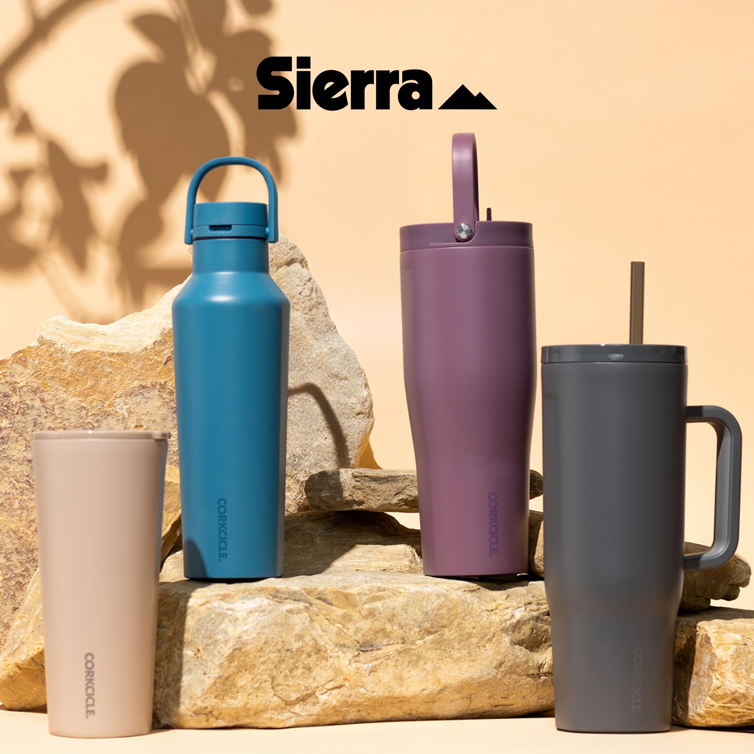 Corkcicle Go Cup XL Isolierter Becher mit Deckel und Strohhalm, Feuerstein, 850 ml, wiederverwendbare Wasserflasche hält Getränke für 12 Stunden kalt, Becherhalterfreundlicher Becher, auslaufsicheres