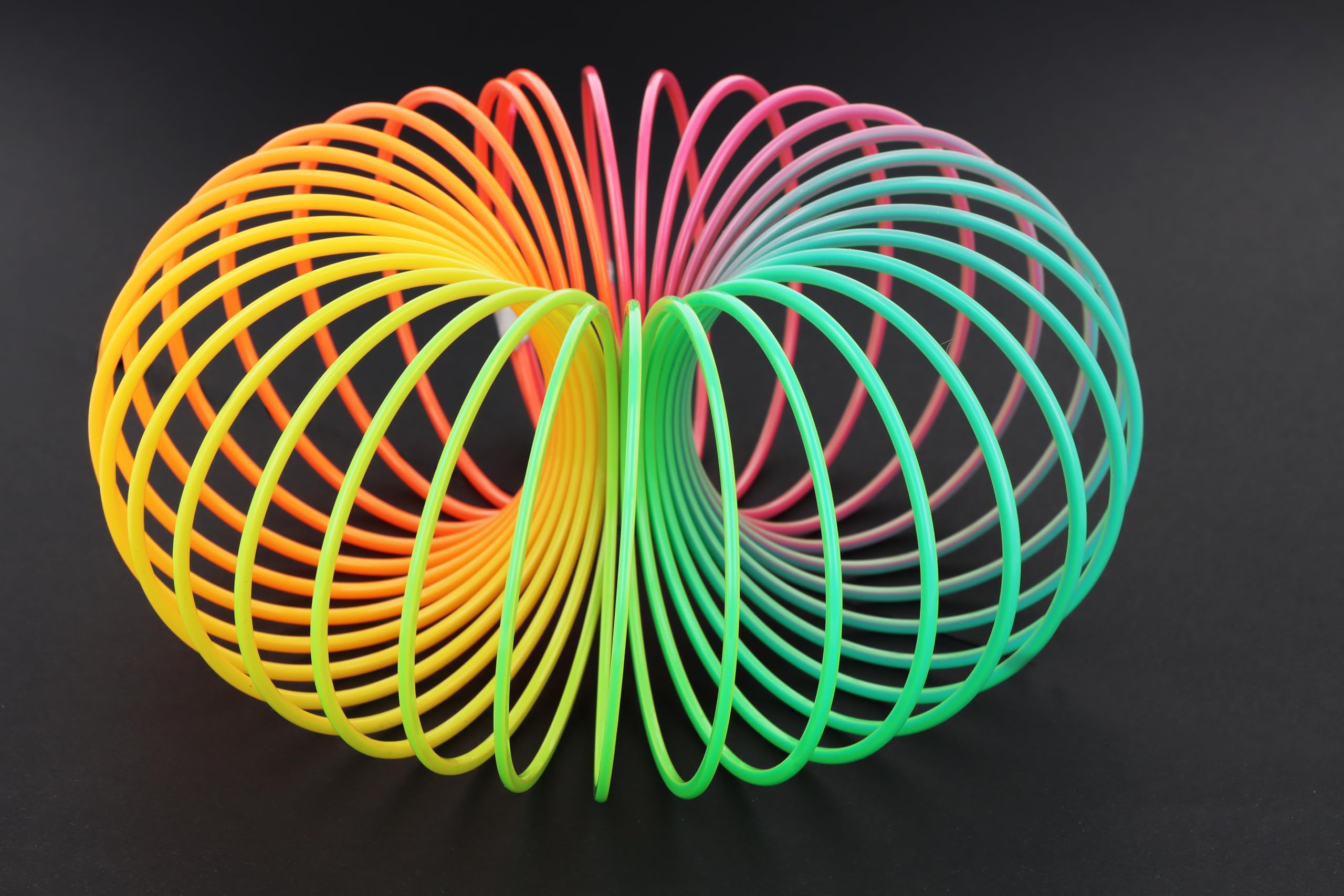 HENBRANDT Pack of 12 Plastic Rainbow Spring Toy for Kids 7.5cm Boxed Magic Spring Toys Retro Party Bag Fillers Lucky Dip Class Gifts Home School Rewards for Boys and Girls - Image 3