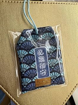 ⭕【人を招き、お金を招き、幸せを掴む御守り】金運　恋愛　仕事　健康　縁起物⭕ 幸せを運ぶオーロラ馬車お守り 可愛らしくインテリアにも最適