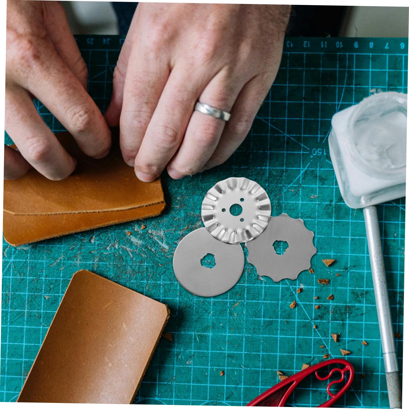 jojofuny 5 Sätze Ersatz Rotationsklingen Multi Näh Rotationsschneider Und Mattenkörnung Kleine Runde Rotationsschneider Teileschneider Papier Rotationsschneider 6 Stück * 5
