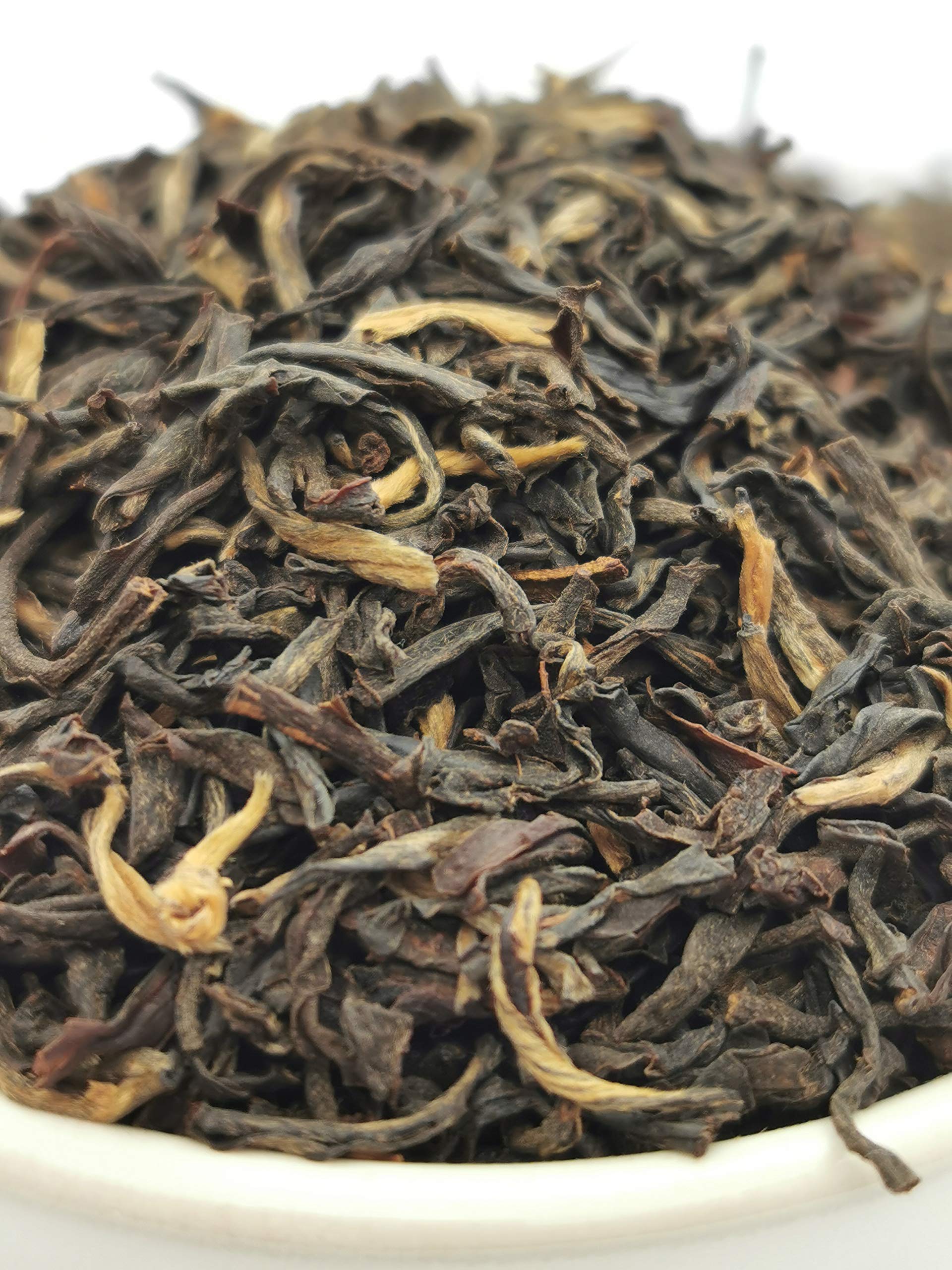 TeaClub Assam Schwarzer Tee Lose 500g – Second Flush Schwarztee, Black Tea | Kräftiger Second Flush Assam, Loser Ostfriesentee malzig-würzig, Golden Tips, glutenfrei, im Doypack aromasicher verpackt