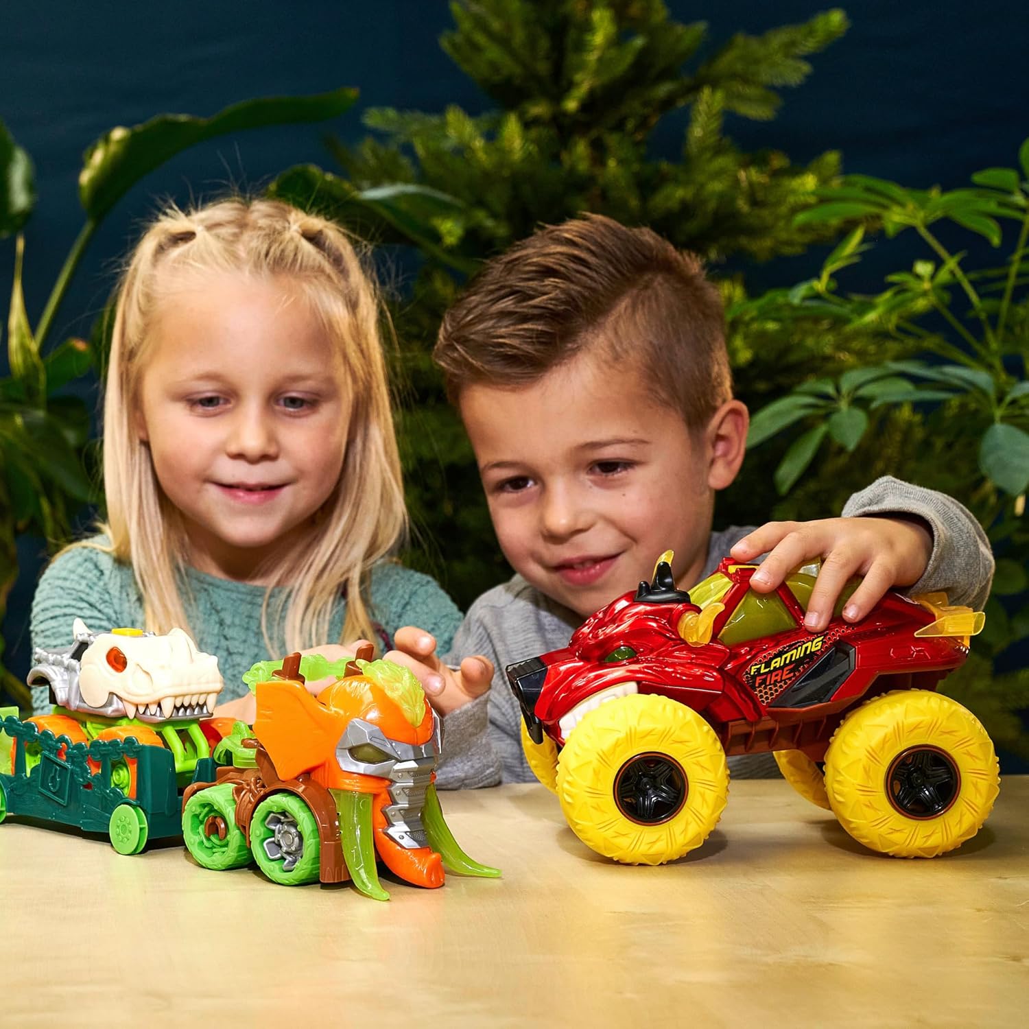 DICKIE TOYS Flaming Fire Monster Truck – 9.84 Inch Monster Truck with Steam Effect, Rubber Tires, Light & Sound, for Kids Ages 3 and Up