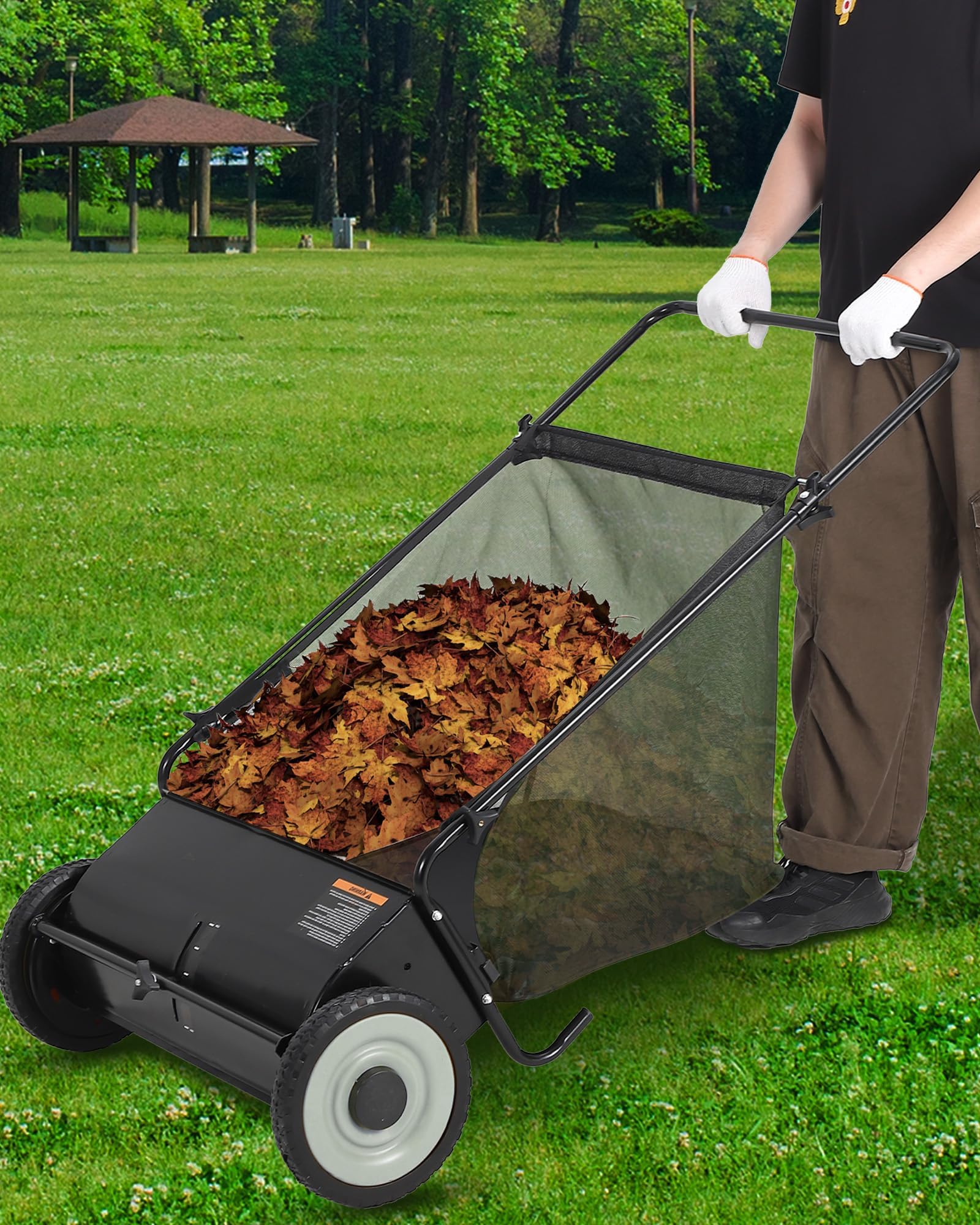 Balayeuse de pelouse poussable 53 cm Garvee – Sac 99 L, 4 brosses rotatives, Hauteur réglable, Cadre en acier, Roues en caoutchouc, Noir