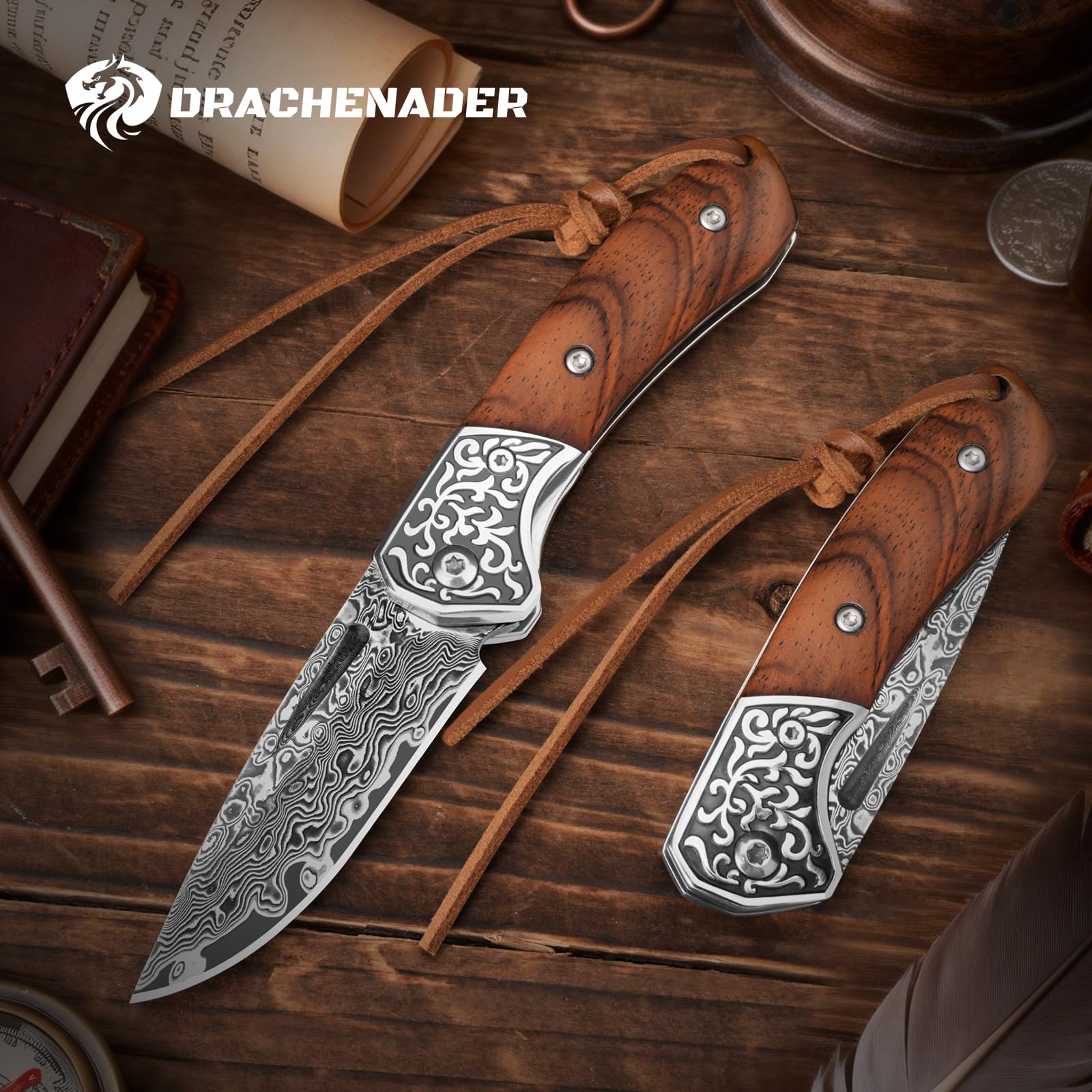 DRACHENADER Damast-Taschenmesser – 67 Lagen VG10 Damaststahl, handgeschmiedet, §42a-konformes Zweihandmesser mit Liner Lock und Holzgriff, EDC-Klappmesser für Camping, Survival
