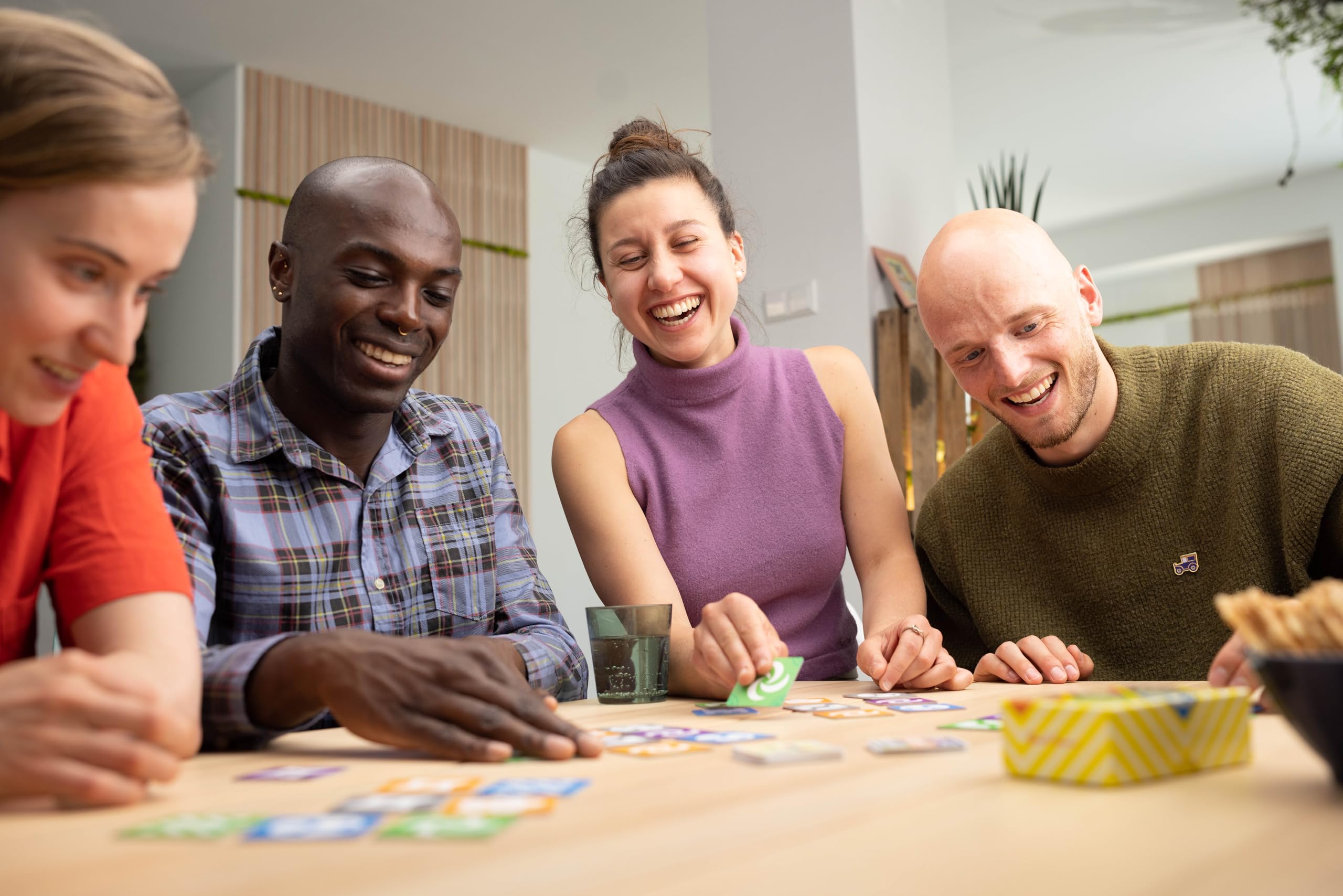 Oink Games Nine Tiles Extreme Board Game • Dynamic Puzzle Board Game for Adults & Kids • for 2-4 players • Family-Friendly • Ideale per giochi notturni • 6 anni di età
