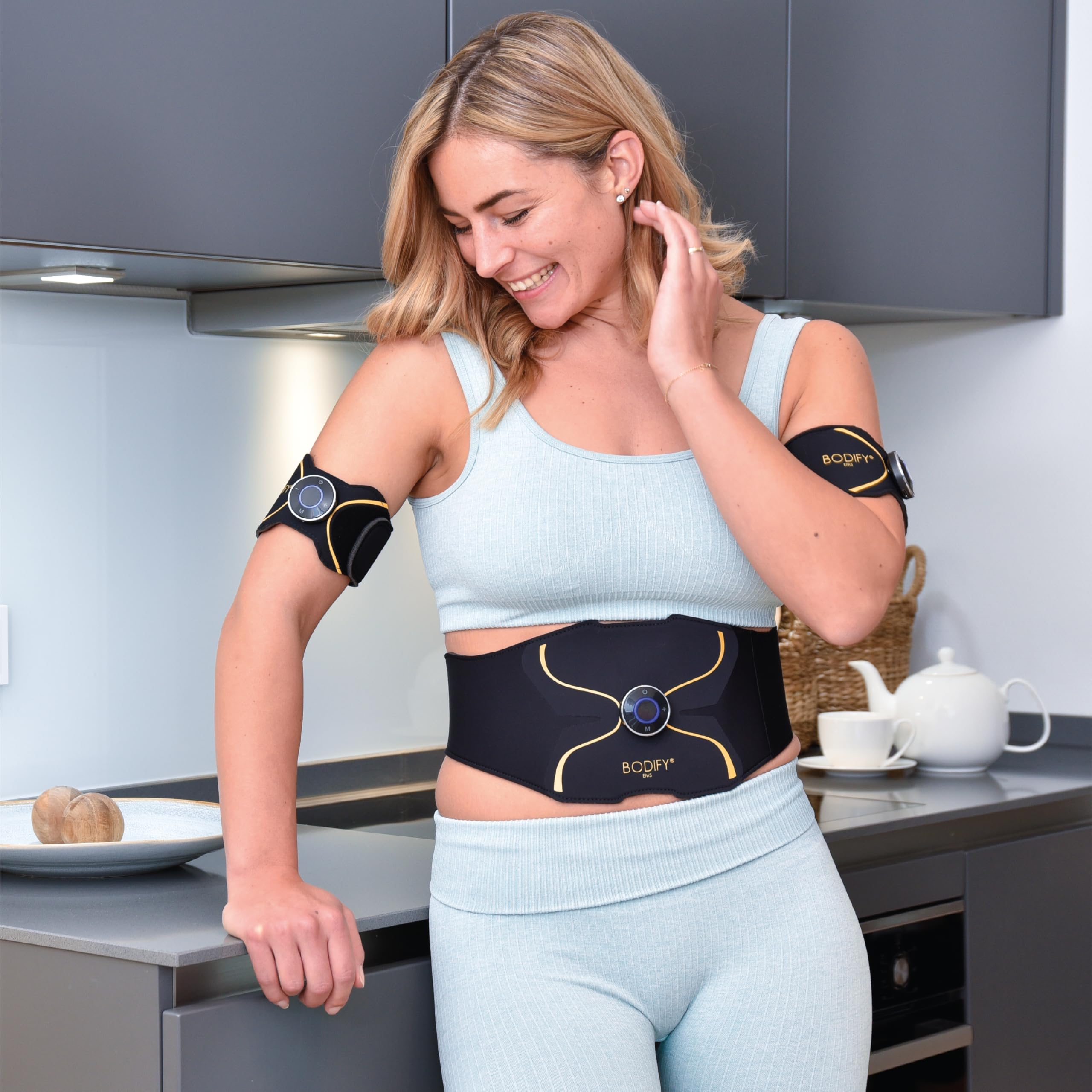 Bodify® 3in1 EMS Trainingsset Pro - Gezielte Stimulation der Muskulatur! - Ganzkörper Muskelaufbau - Stimulationsgerät Bauch Arm Bein Muskeln - Muskeltrainer für Männer und Frauen DAS ORIGINAL