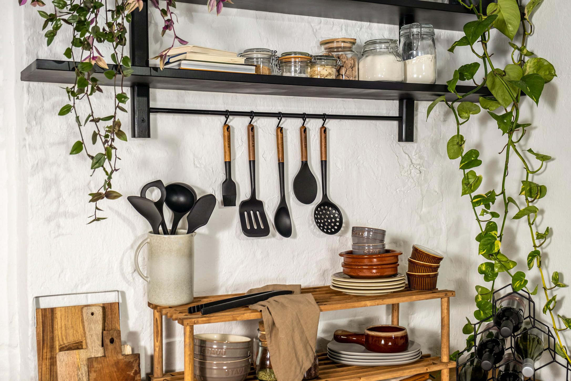STAUB Servierlöffel, Küchenhelfer, Silikon, Griff aus Akazienholz, 31 cm, schwarz