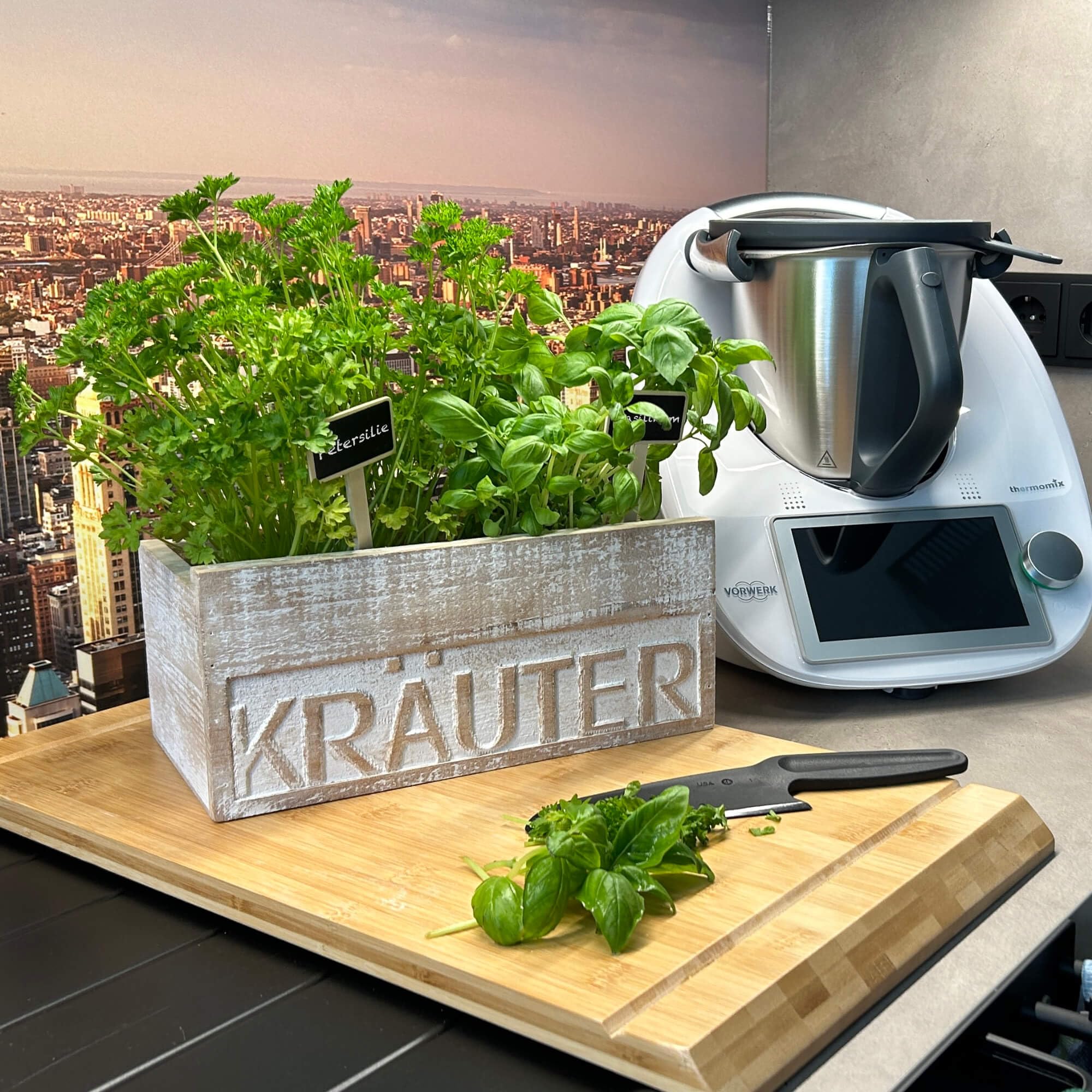 Küchenkräuter Set Natur – Holz-Kräuterkiste mit Eingefrästem “Kräuter”-Schriftzug – Inkl. Auslaufschutz & 2X Beschriftbare Kräuterschilder – Perfekt für Basilikum, Minze & Petersilie