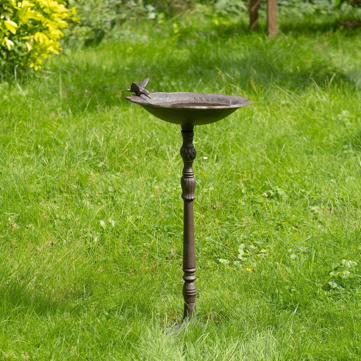 Moritz Vogeltränke Gusseisen 54 cm hoch Braun massiv Wildvogeltränke für Garten Vogelbad mit Ständer antikes Design