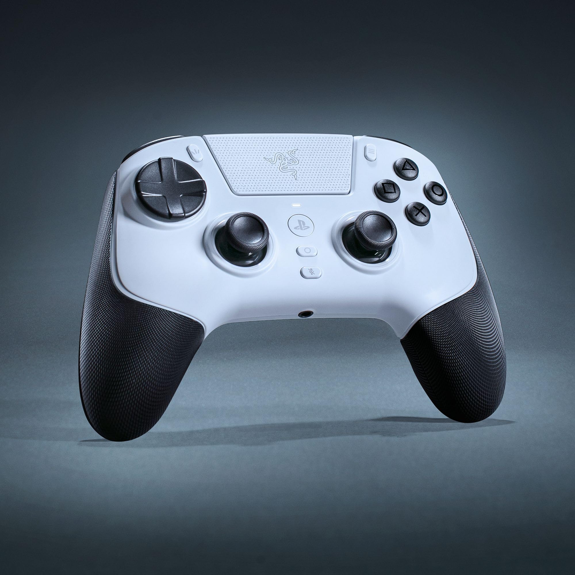 Razer Raiju V3 Pro - Controller wireless per e-sport per PlayStation 5 e PC - 4 pulsanti rimovibili e 2 bumper con impugnatura a artiglio - Stick analogici TMR - Pro HyperTrigger | Bianco