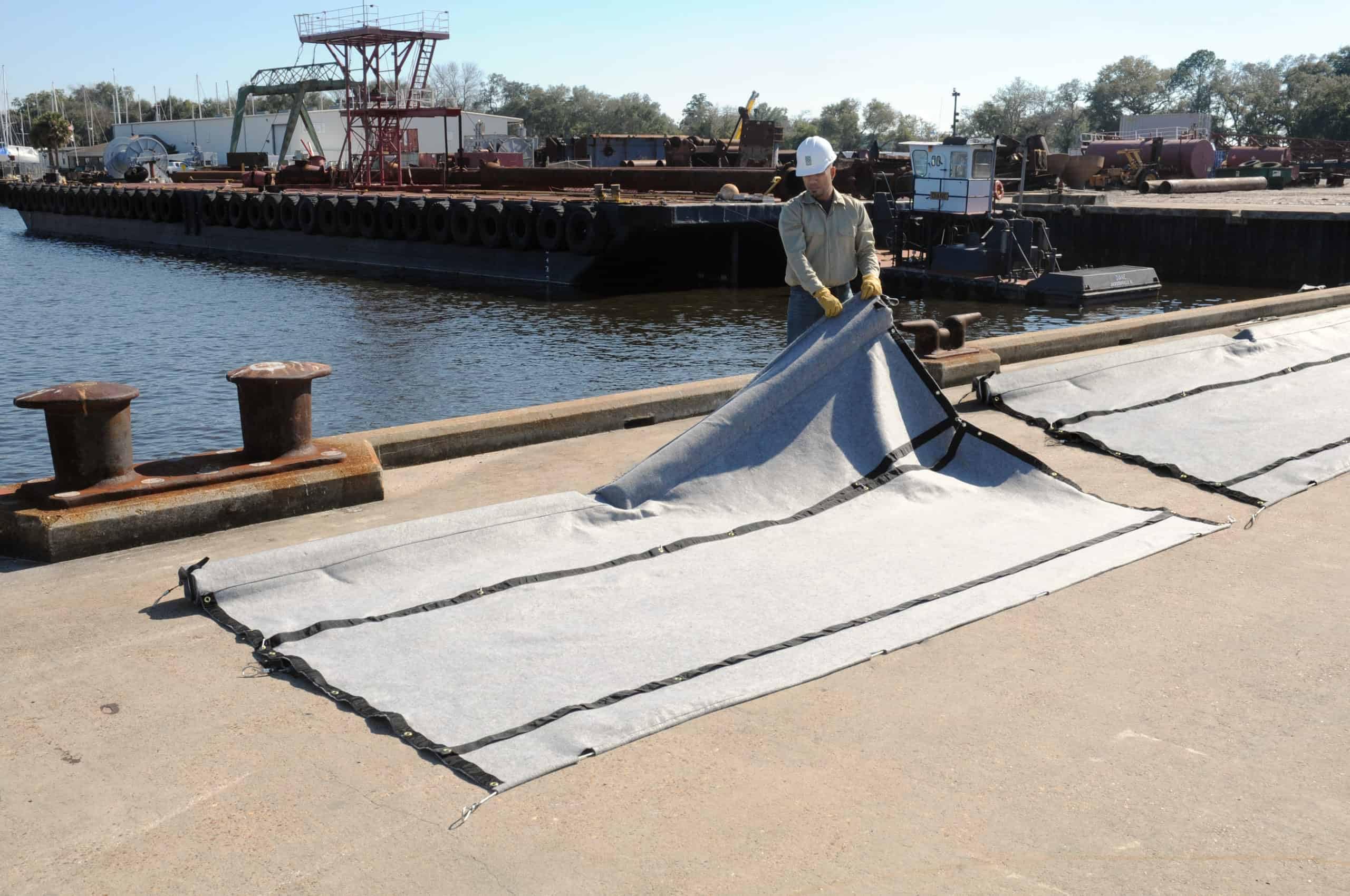 UltraTech 5240 Skirted Ultra-Oil Filter Boom, 5 Gallon Capacity, 13' Length