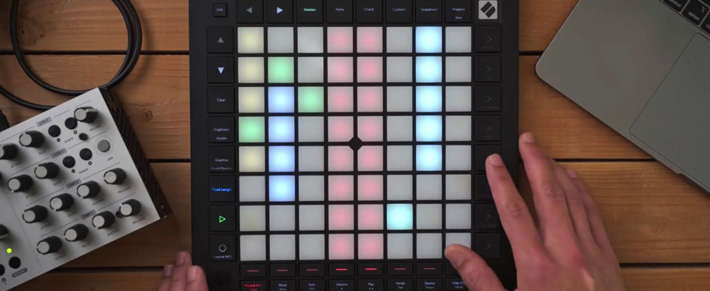 DTM・DAW NOVATION Launchpad Pro MK3 Novation Launchpad Pro MK3 – United States