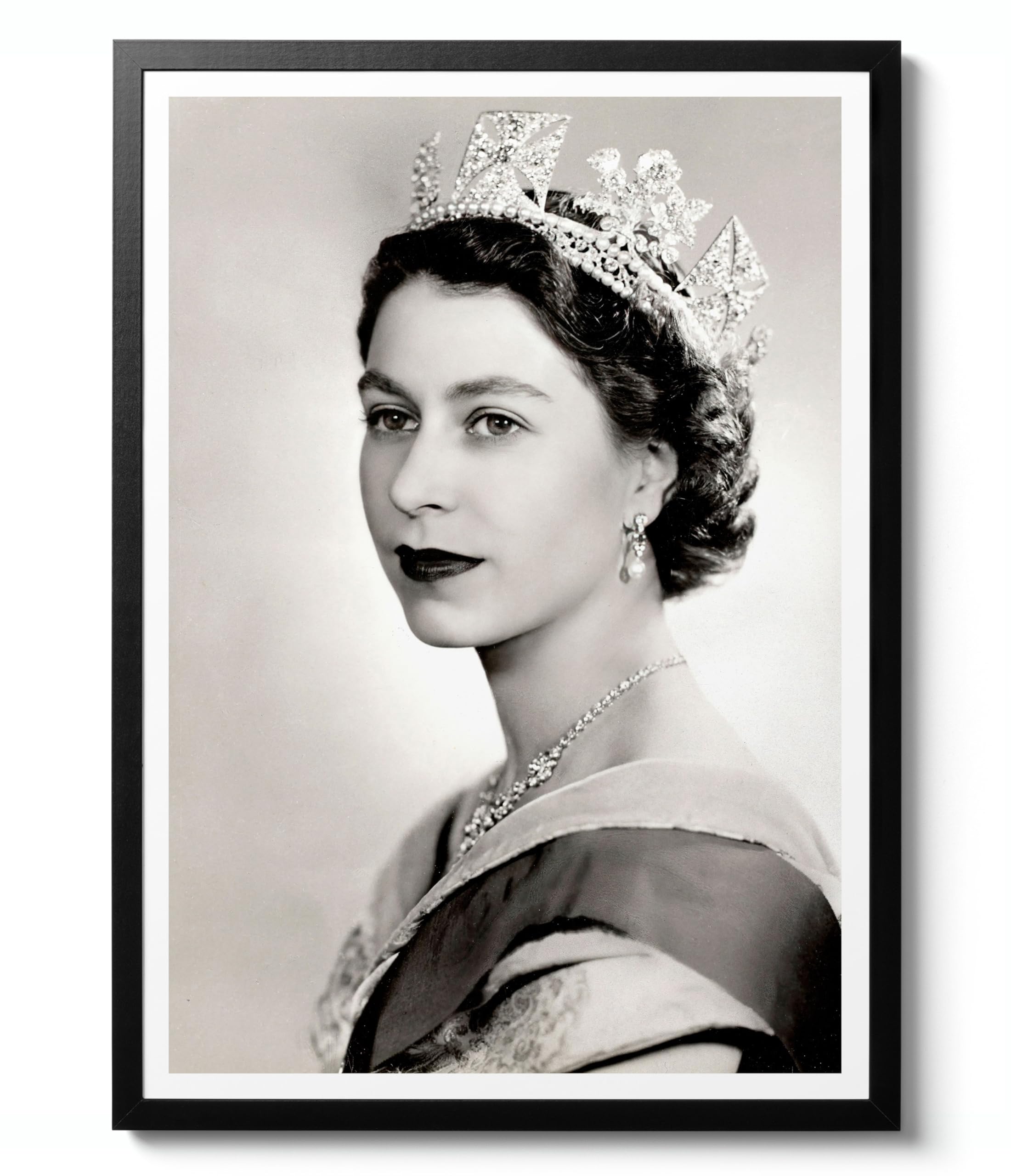 Queen Elizabeth II Portrait Print, Vintage Photographic Wall Art, Monarch Royalty Decor, Gift, Archival Matte, A4 (Framed) - 29.7x21cm