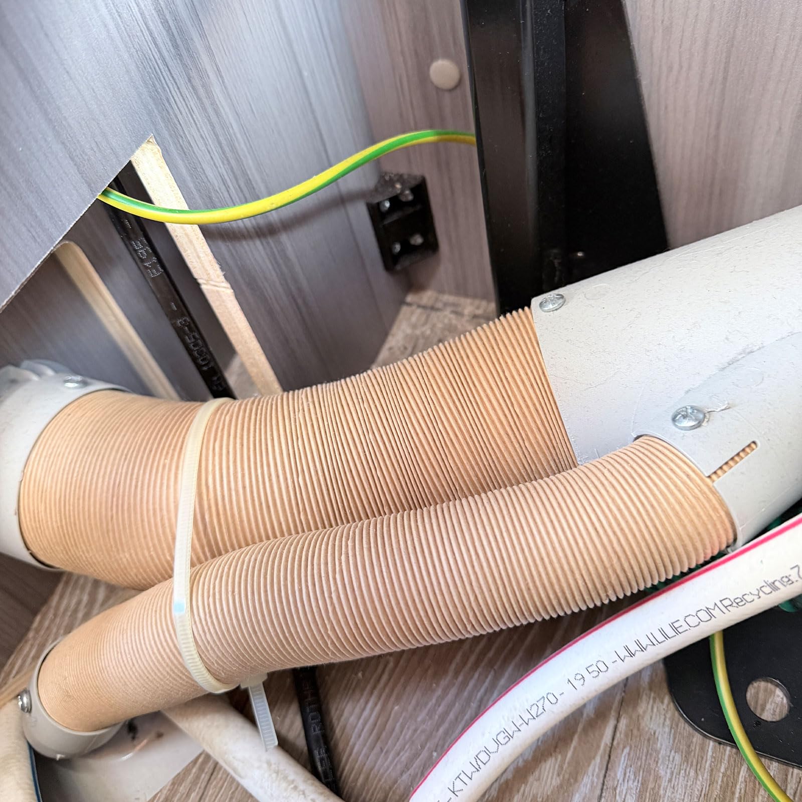 Tubo aislante, 65 mm, color beige, 1-10 metros (3 metros)