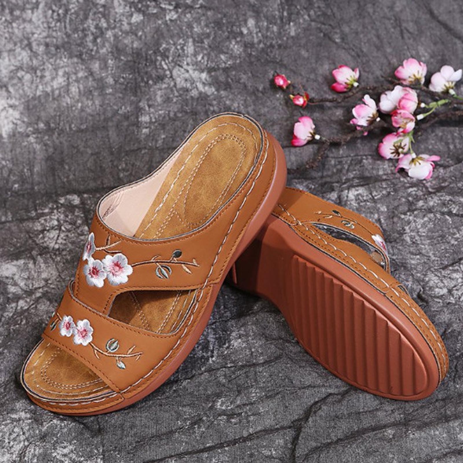 Sandales Orthopédiques Femme Été Confortable Mules en Cuir Mode Bout Ouvert Compensées Plateforme Pantoufles Fleurs Broderie Motif Sandales de Plage Femmes Décontractée Marche Sandale