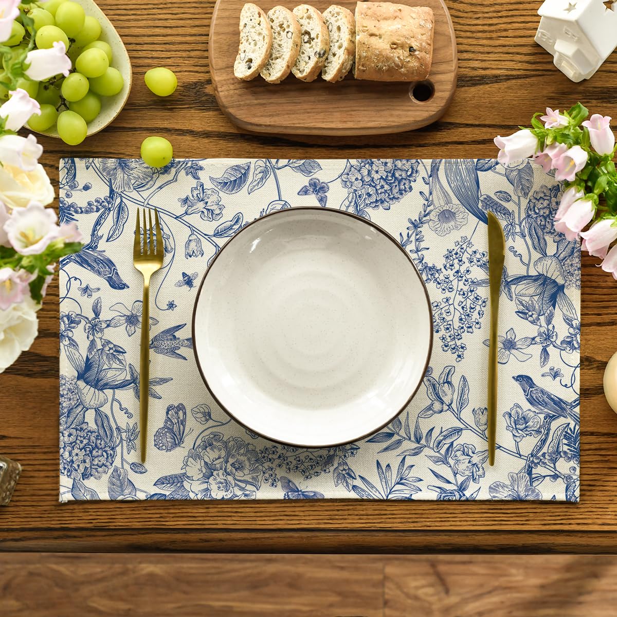 Lot De 4 Sets De Table Ronds En PVC - Motif Dahlias Gris, Diamètre 36 Cm - Résistants Aux Taches Et à La Chaleur