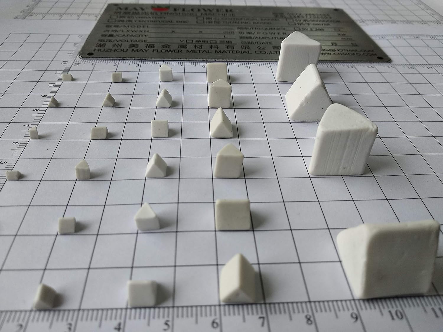 50 lbs SCT2x2 mm Durable Straight Cut Triangle Vibratory Porcelain Tumbling Media,Pellet,Stone,Nugget for Metal Part Barrel Polishing,Buffing,Burnishing,Smoothing,Cleaning