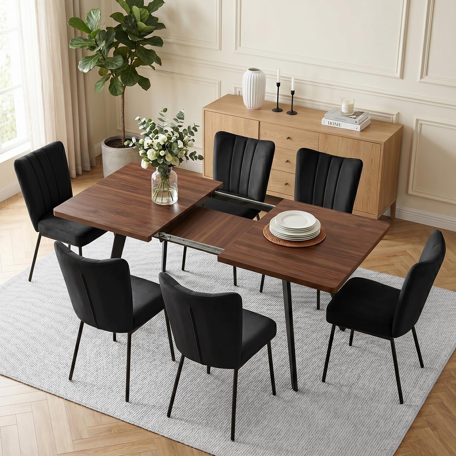 JIEXI Ausziehbares Esszimmer-Set mit 6 Stühlen, platzsparender Tisch aus MDF-Holz und stabilem Metallgestell, ideal für Esszimmer, Küche und Wohnungen – Tisch in Walnussoptik + schwarze Samtstühle