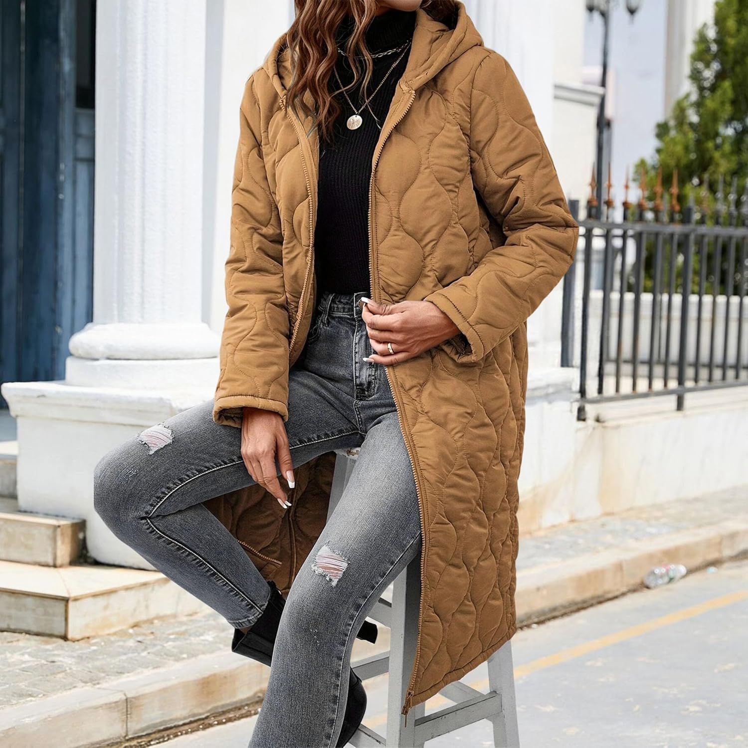 Women’s Long Hooded Puffer Coat Quilted Winter Jacket Warm Down Coat Stylish Winter Outerwear for Women with Pockets