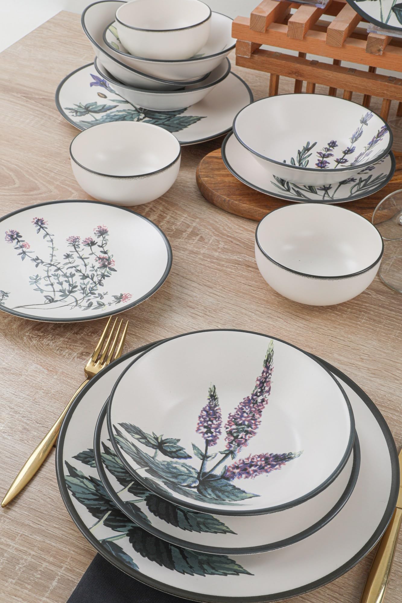 Elegantes 24-teiliges Keramik-Essgeschirr-Set, 100% Steinzeug, antibakteriell und leicht zu reinigen, spülmaschinen- und mikrowellengeeignet, stilvolles Weiß, Grün, Lila und Schwarz