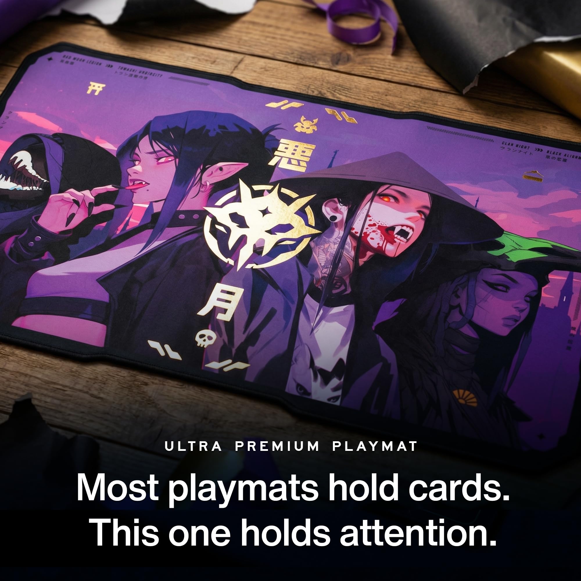 Tapis de jeu avec accents en feuille d'or | Nuit de clan de Kamigawa | Forme personnalisée futuriste | Compatible avec Magic The Gathering