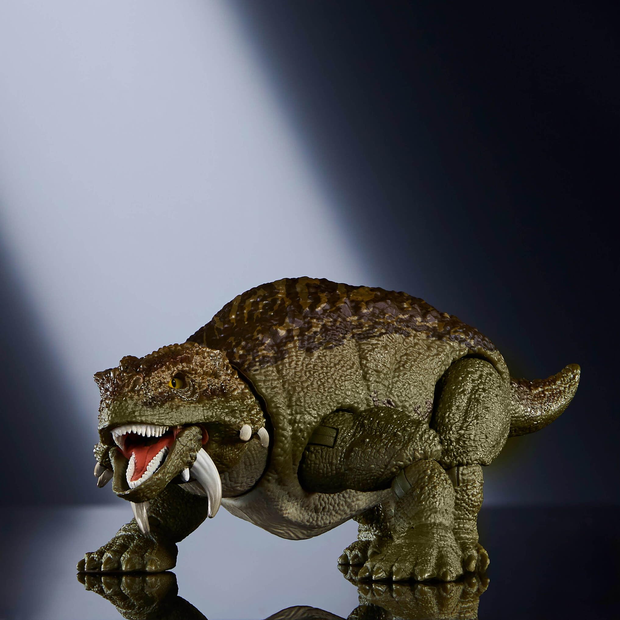 Mattel Jurassic World Colección Hammond Escutosaurio Figura de acción de dinosaurio, diseño de primera calidad con ojos de cristal y 14 puntos de articulación, JDJ08
