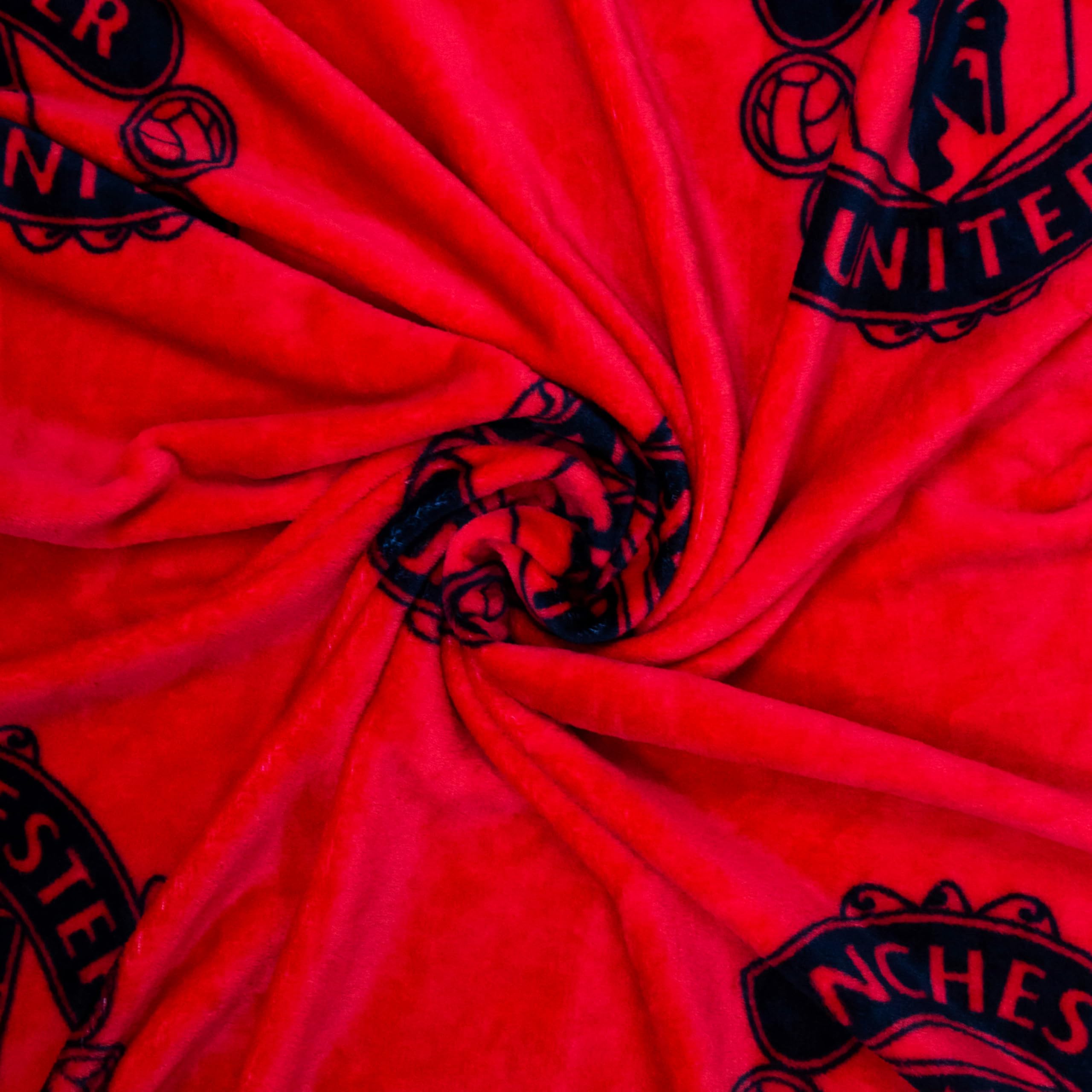Manchester United FC Character World Offizielle Fleecedecke, superweicher, Warmer Überwurf mit Sherpa-Rückseite, Fußballmannschafts-Design, perfekt für Zuhause, Schlafzimmer, Übernachtungen und