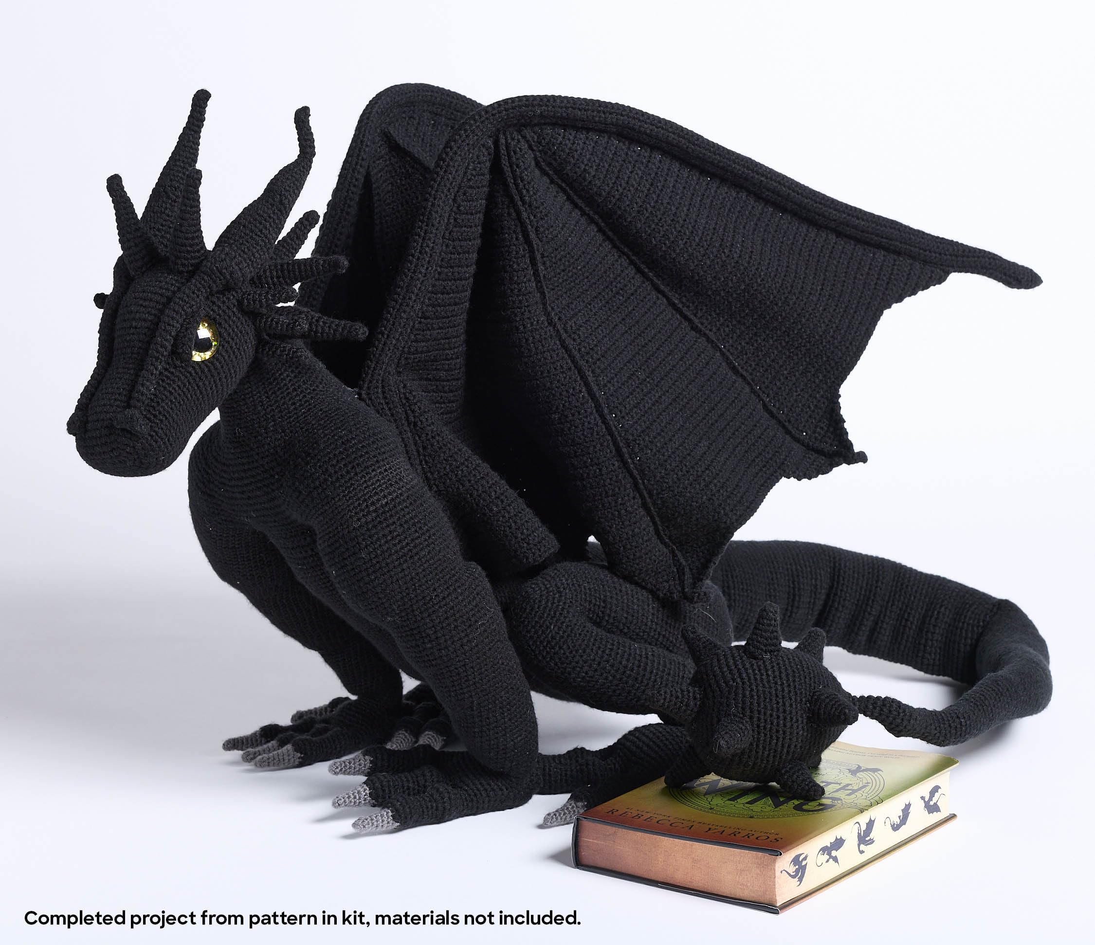 Official Fourth Wing Crochet: Flight of Dragons: Crochet Your Own Baby Andarna Plus a Bonus Pattern for Tairn - Based on the Award-Winning Empyrean Series