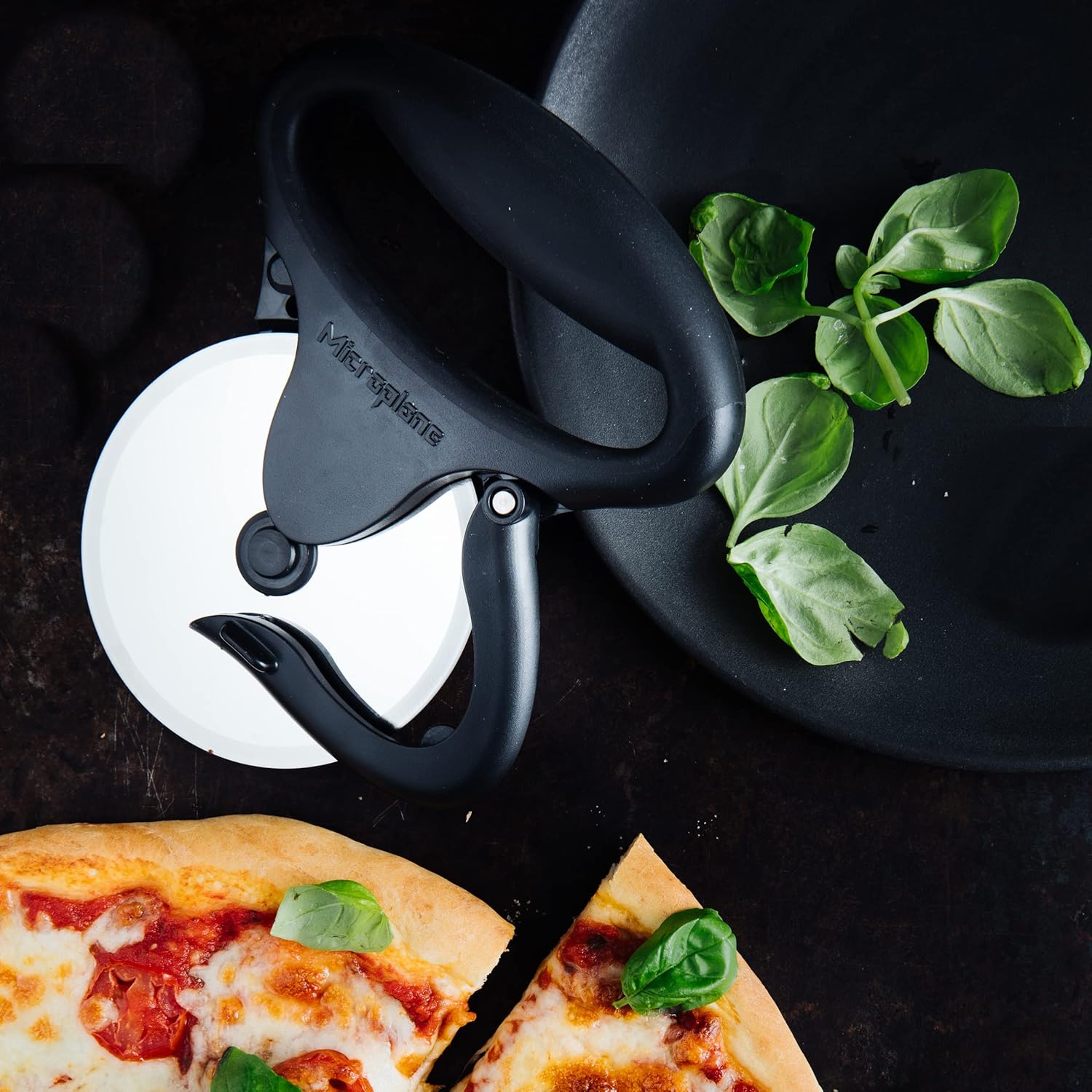 Microplane Pizza Cutter, Stainless Steel, Black, 1