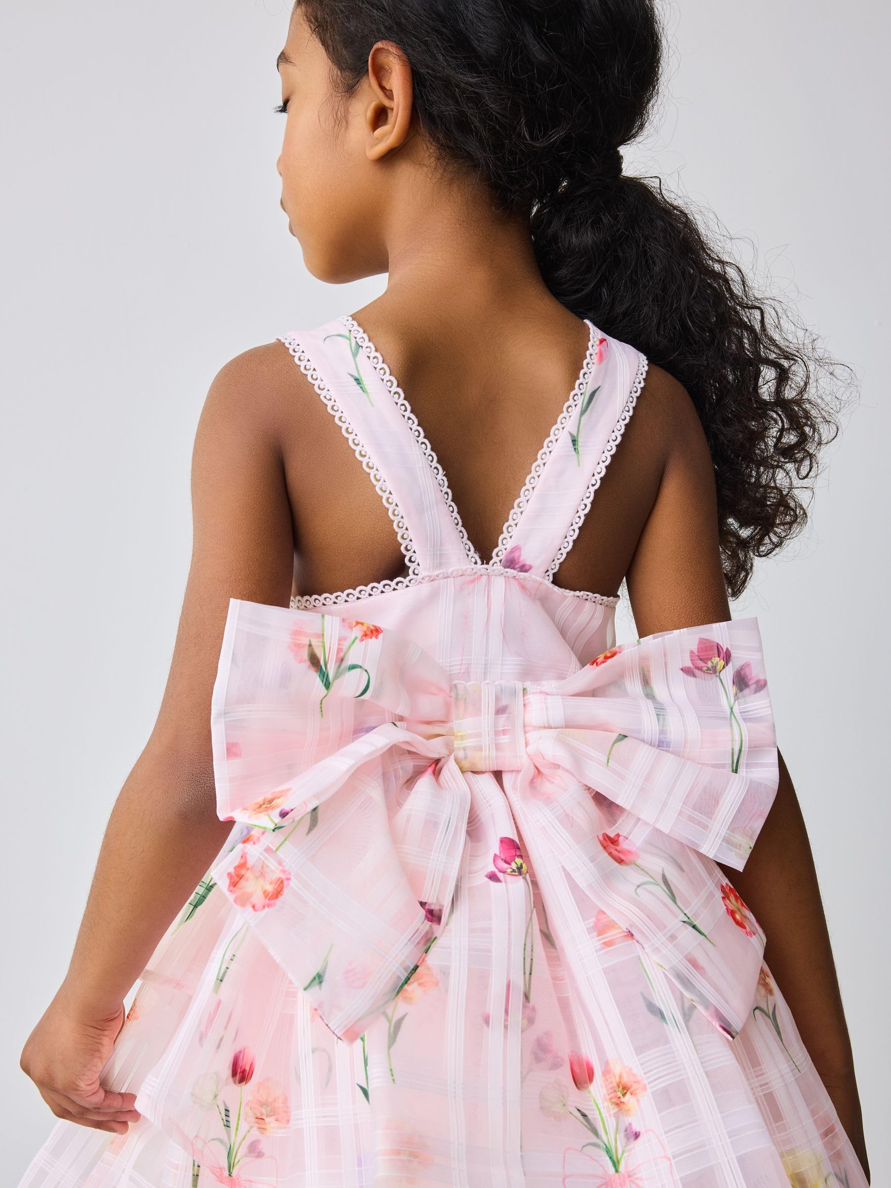 Mädchen Kleid mit Ausbrenner-Design am Rücken