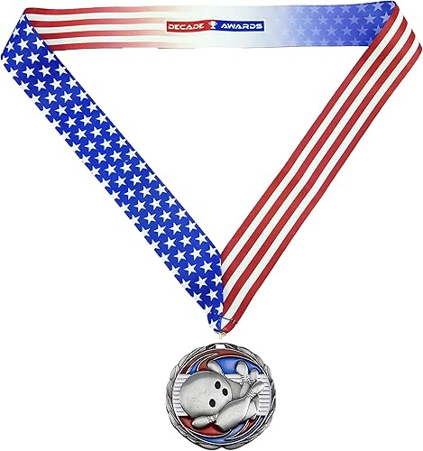 Miniatura 6 de Decade Awards Medalla de color de bolos, medallón de torneo de 2.5 pulgadas de ancho con estrellas y rayas con cinta de cuello en V de la bandera