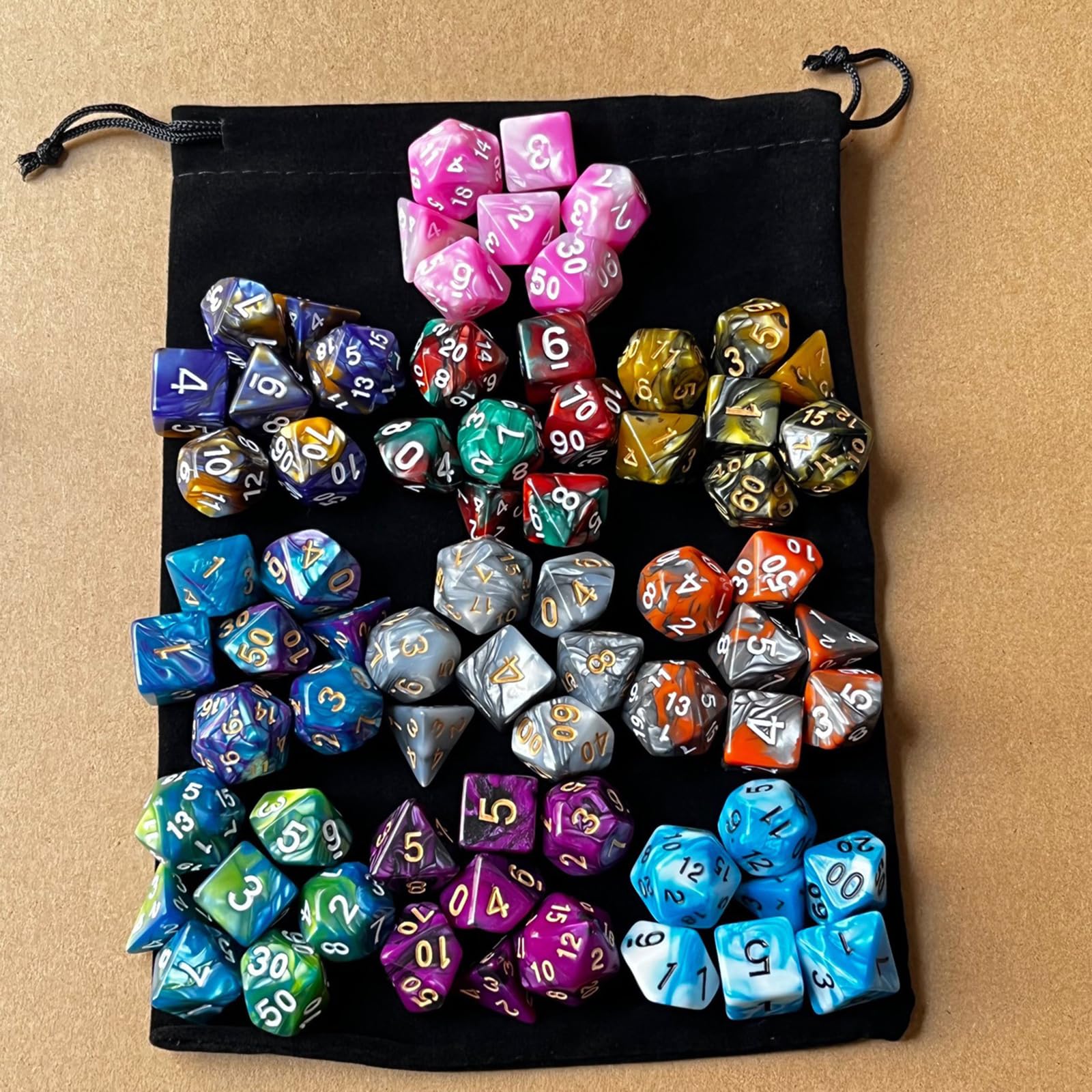Set di 70 dadi acrilici multilato, cubi poliedrici, 10 cubi da tavolo colorati, facili da leggere, durevolezza