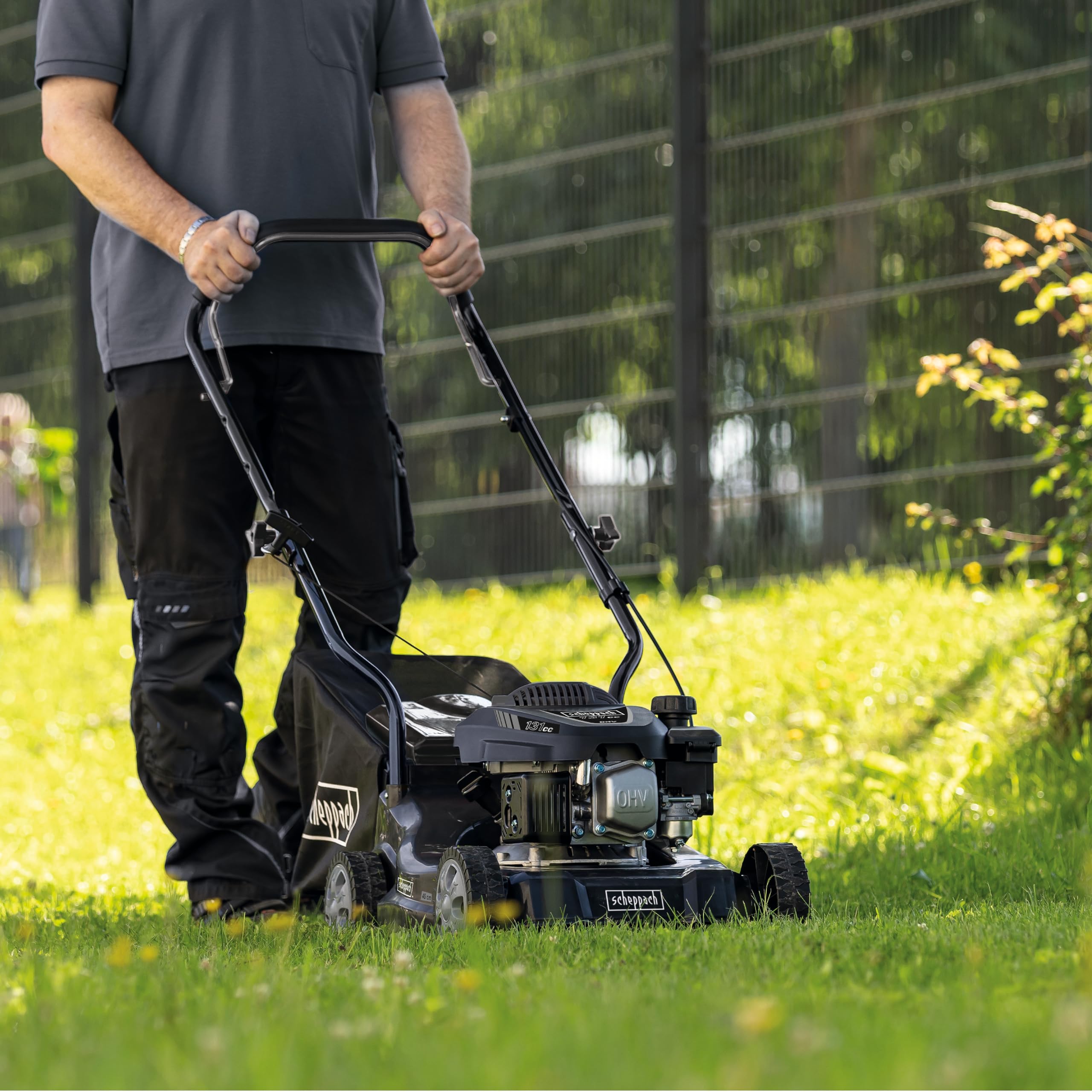 Scheppach MP132-40B Benzin Rasenmäher Black Edition für Rasenflächen bis 600m² | Schnittbreite 40cm | Leistung 3,3PS | Schnitthöhenverstellung in 3 Stufen (30-66mm) | Fangbox 35L | Hubraum 131cm³