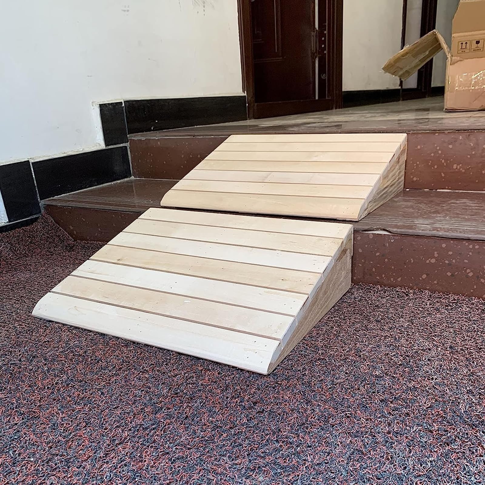 Rampa portátil de madera maciza antideslizante de 715 cm para puerta de patio, cobertizo, muelle de carga y acceso a ruedas (30 x 30,8 x 9 cm)
