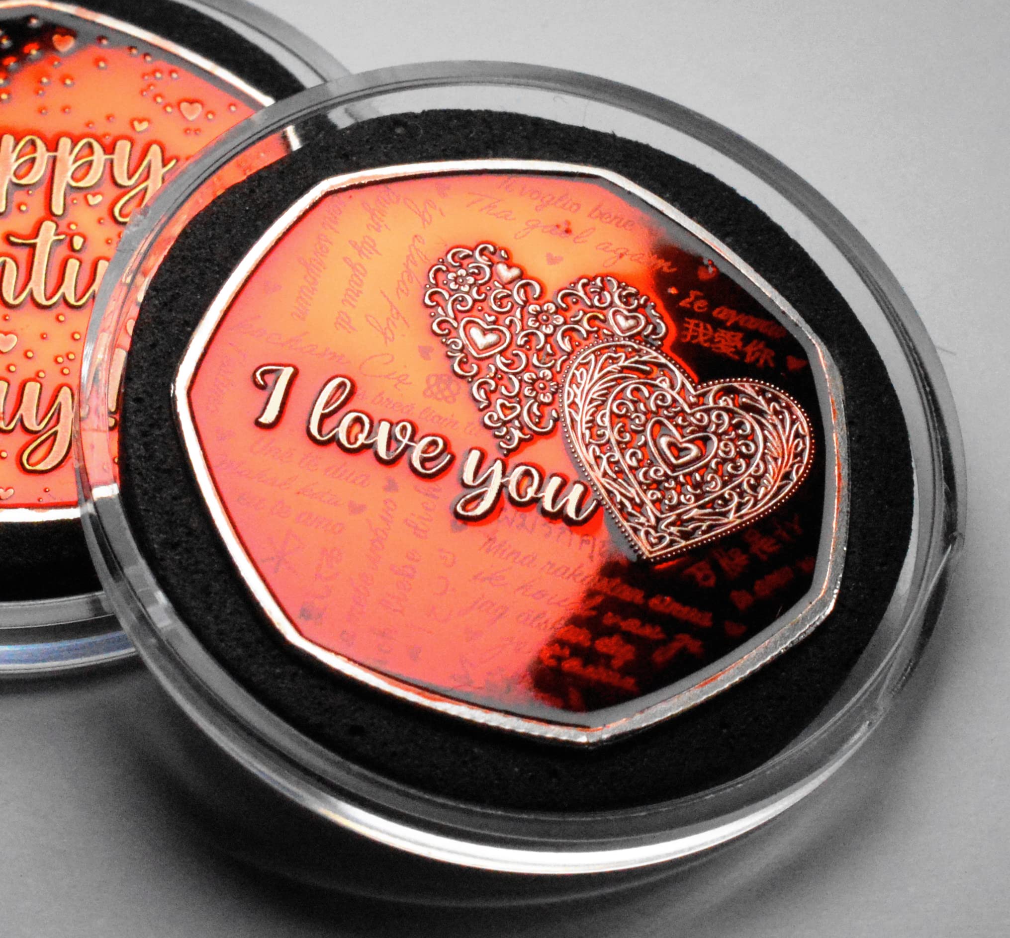 The Commemorative Coin Company Happy Valentine's Day 'I Love You' Silver with Red Enamel Commemorative in Capsule. Husband/Wife/Girlfriend/Boyfriend/Partner Gift/Present