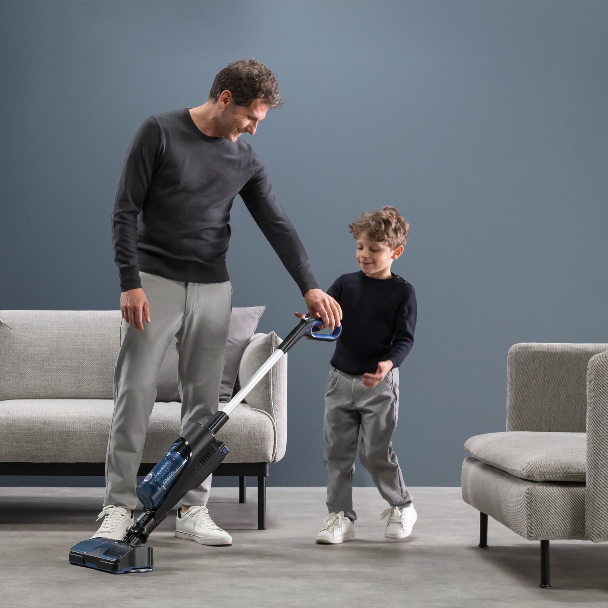 Rowenta X-Combo 2-in-1 Hybrid-Reiniger, Saugen und rotierendes Wischen gleichzeitig, 60 min. Autonomie, Ultra-leichtes Design, 3 Programme, einfacher freihändiger Moppwechsel, Blau-Schwarz, GZ3038