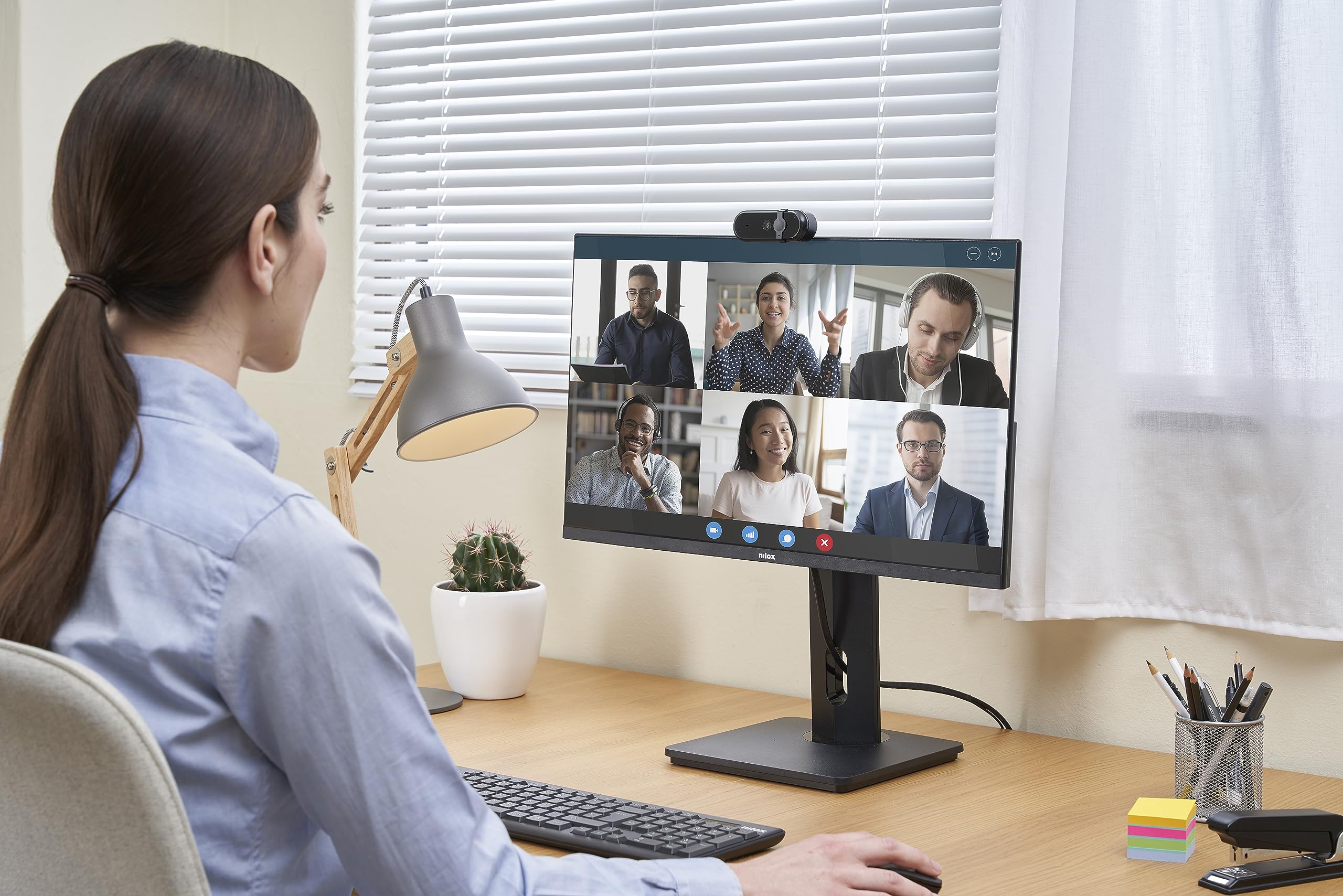 Nilox, Webcam NXWCA02 Webcam 4k 3840 * 2160p/30fps with Internal Microphone, Plug & Play, Privacy Protection, Compatible with Windows, Linux and Mac OS, Black