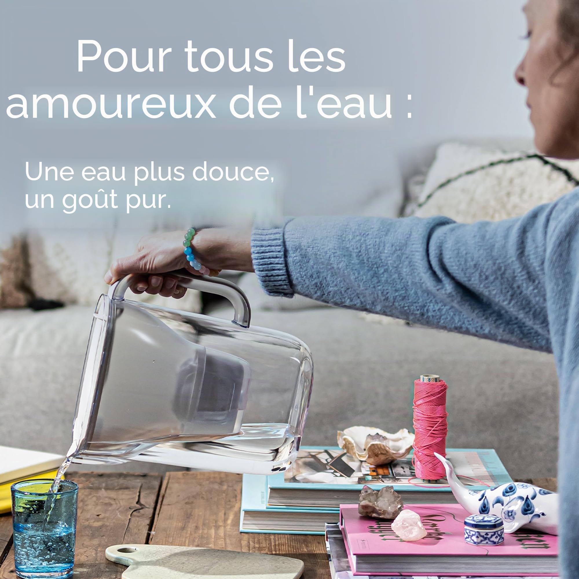 BRITA Filtre à eau Style Essential sable (2,4 l) avec 1 carafe filtrante Maxtra Pro Pure Performance – Verseuse filtrante adaptée au réfrigérateur avec LED Smart Light & couvercle à rabat, filtre les