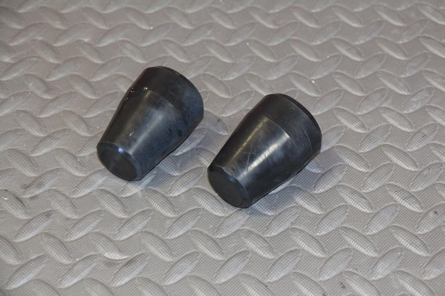 oem factory fits Yamaha BANSHEE front bumper rubber end cap x 2 1987-2006