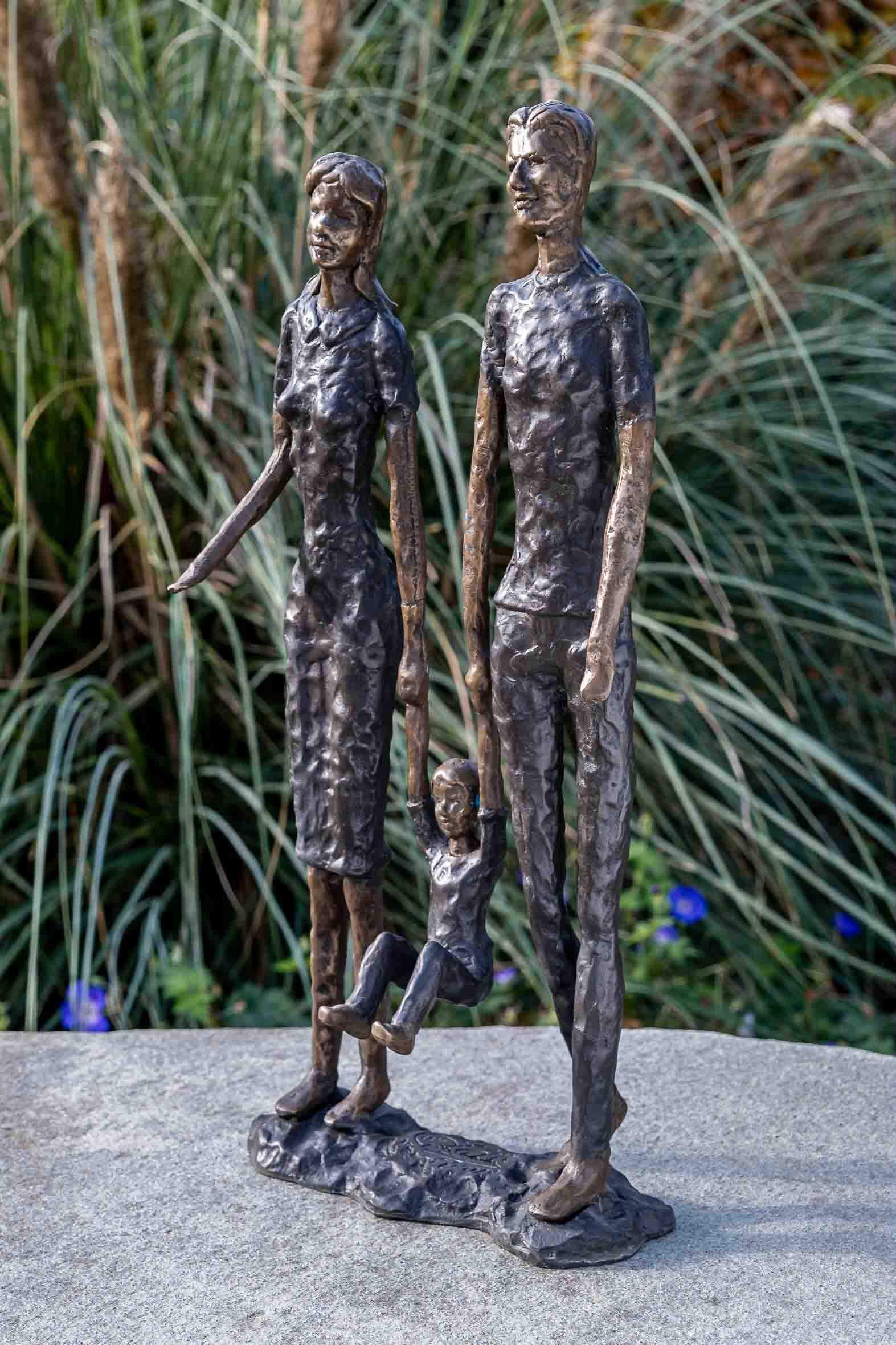 IDYL Rodzina abstrakcyjna | 49 x 11 x 22 cm | figurka z brązu ręcznie | rzeźba ogrodowa - dekoracja mieszkania | wysokiej jakości rzemiosło artystyczne | odporna na warunki atmosferyczne