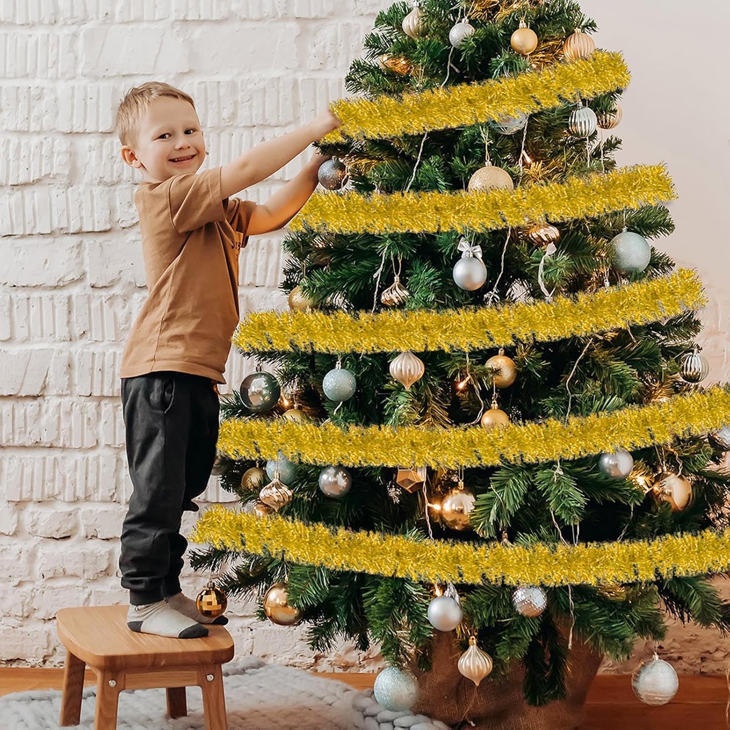 25 Feet Christmas Foil Fringe Banner Metallic Tassle Garland Metallic Backdrop Parade Floats Shiny Hanging Ceiling, Valentine's, Wedding, New Year Party Decorations(4" x 25', Gold) - Image 7