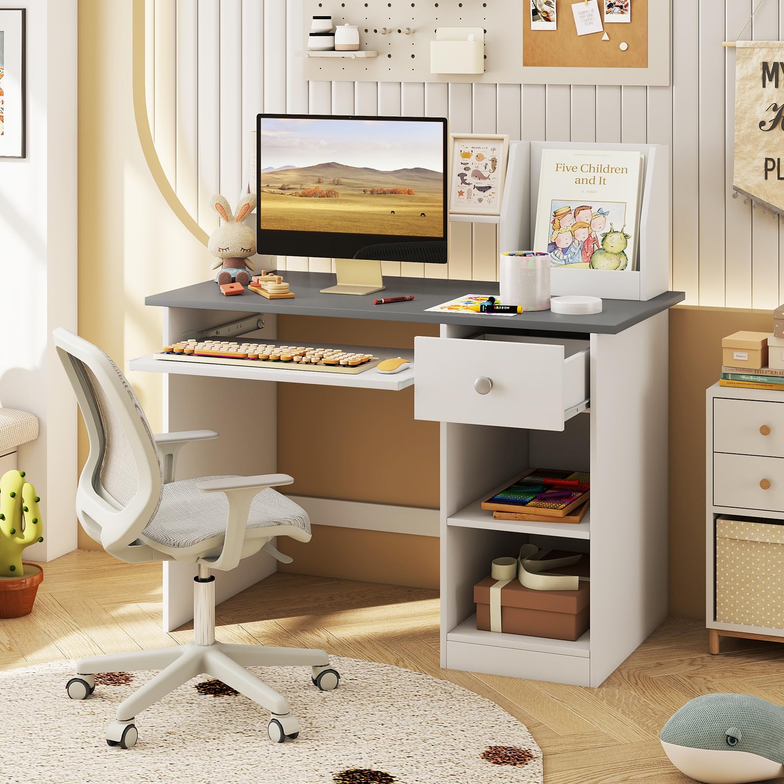 COSTWAY Scrivania per Bambini 3-6 Anni, Tavolo in Legno con Vassoio per Tastiera e Cassetto, Libreria Laterale e Mensole Superiori e Ampio Piano del Tavolo, Ideale per Cameretta (Grigio)